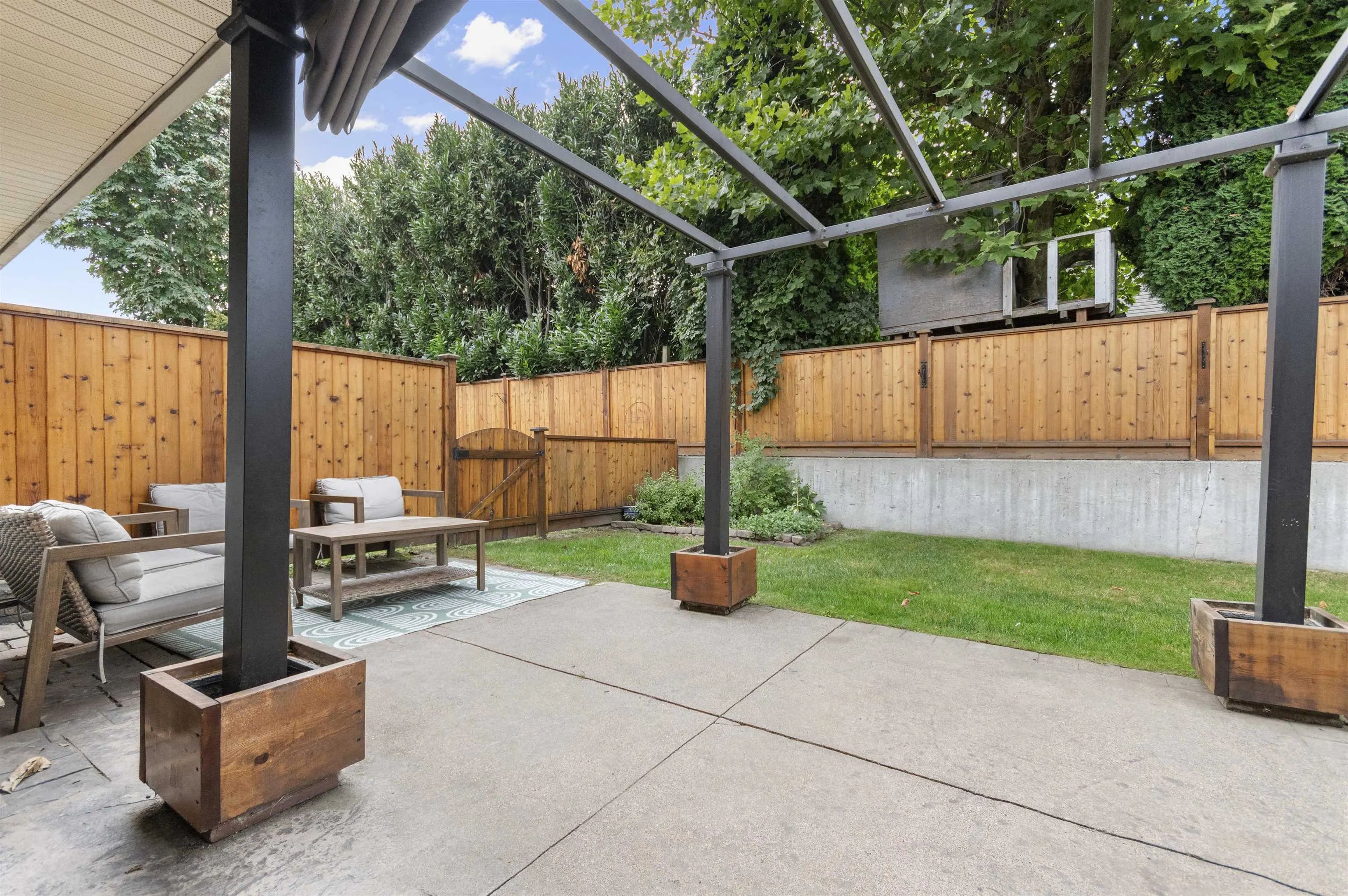 30 6449 Blackwood Lane