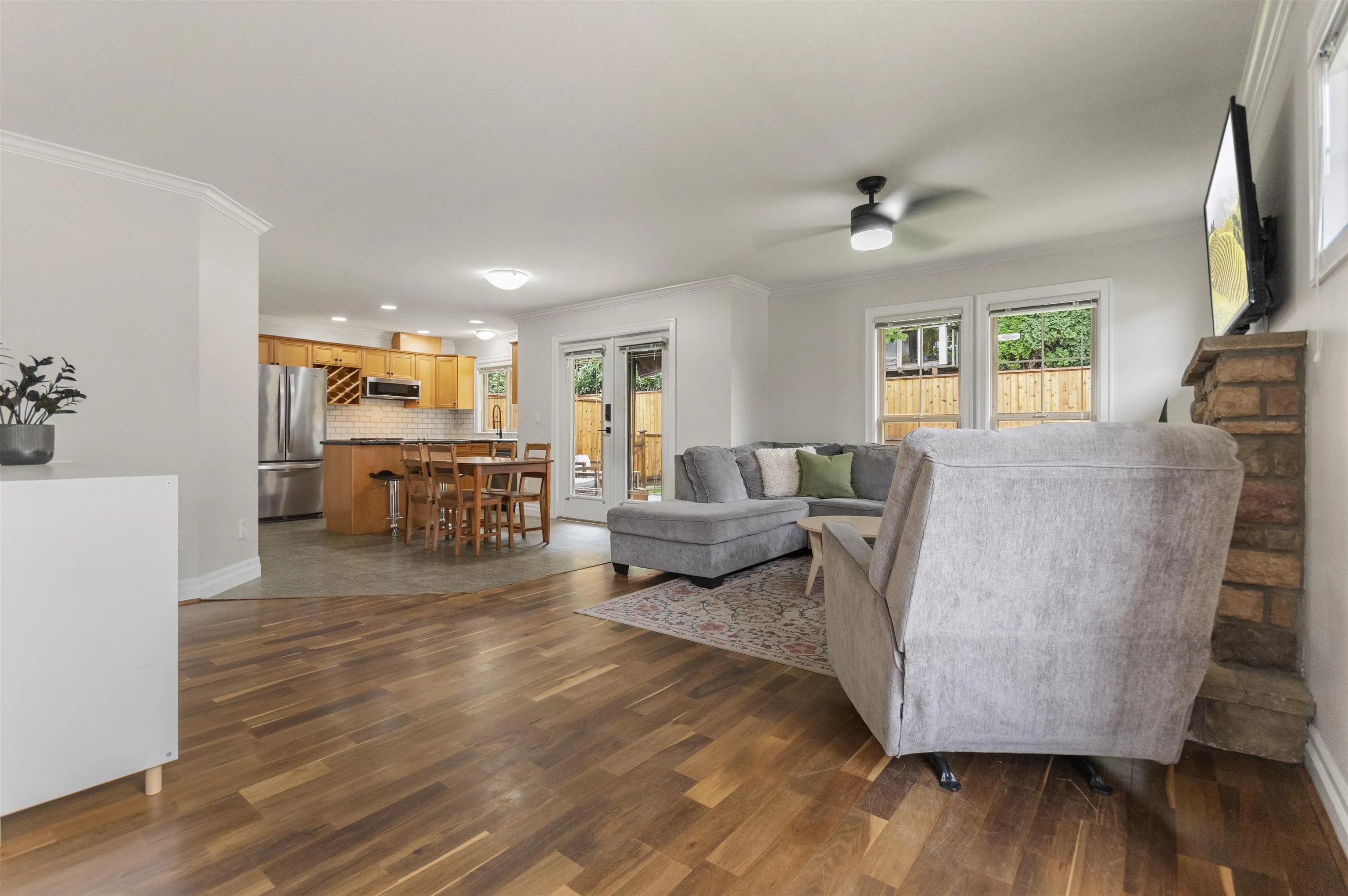 30 6449 Blackwood Lane