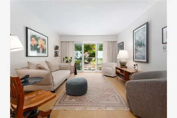 108 3787 W 4th Avenue