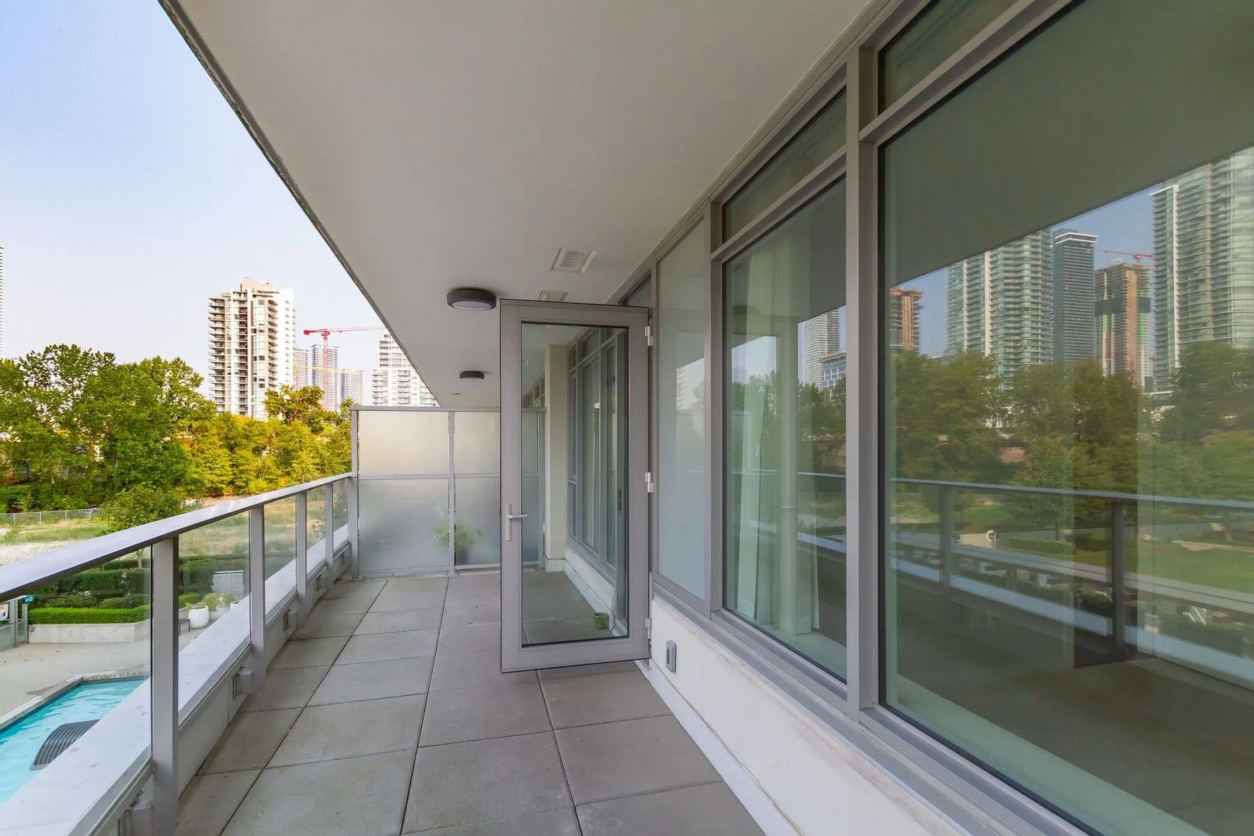 409 2388 Madison Avenue