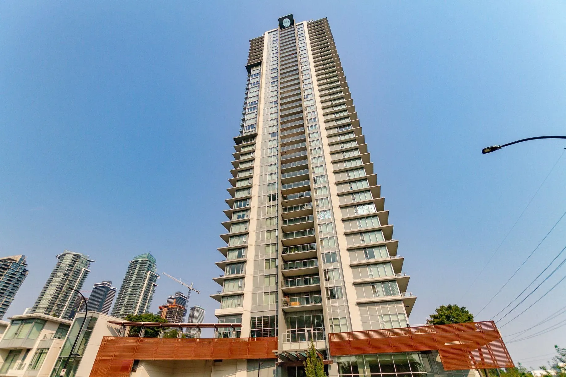 409 2388 Madison Avenue