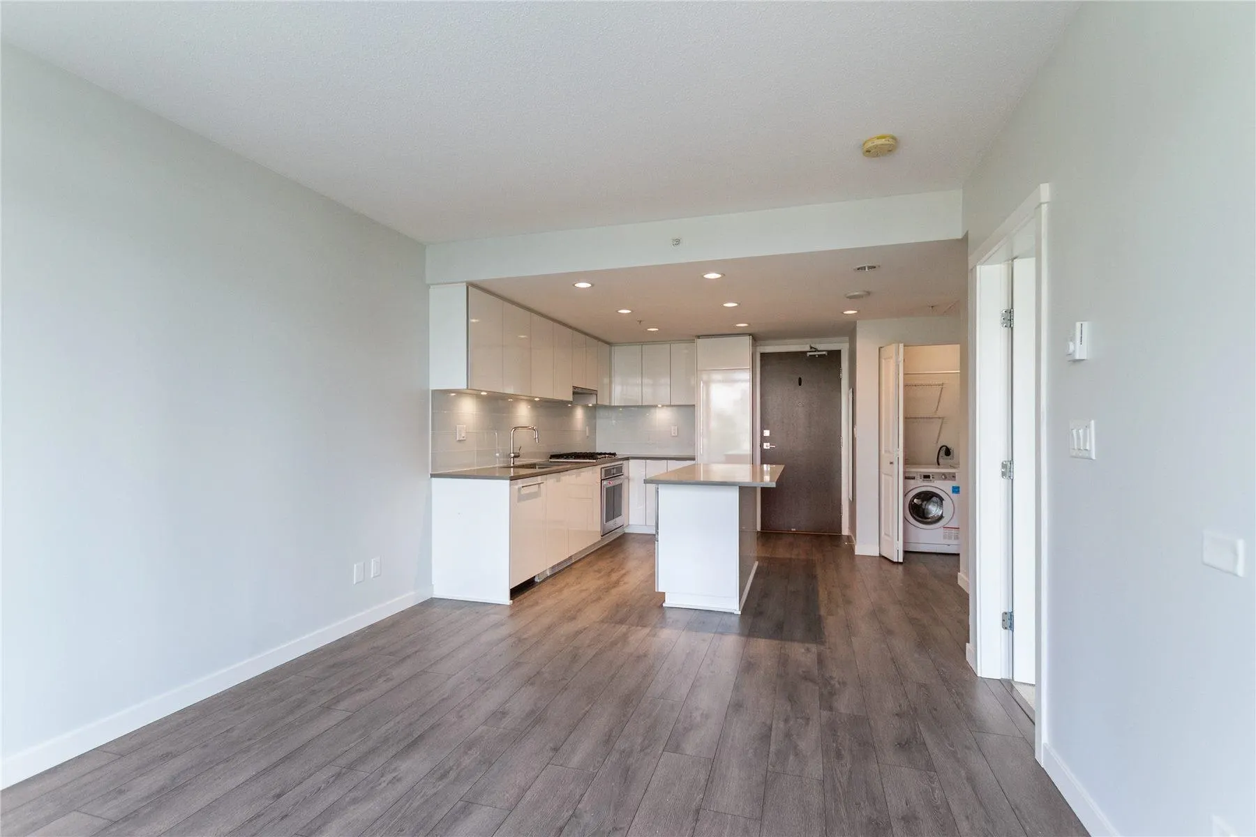 409 2388 Madison Avenue