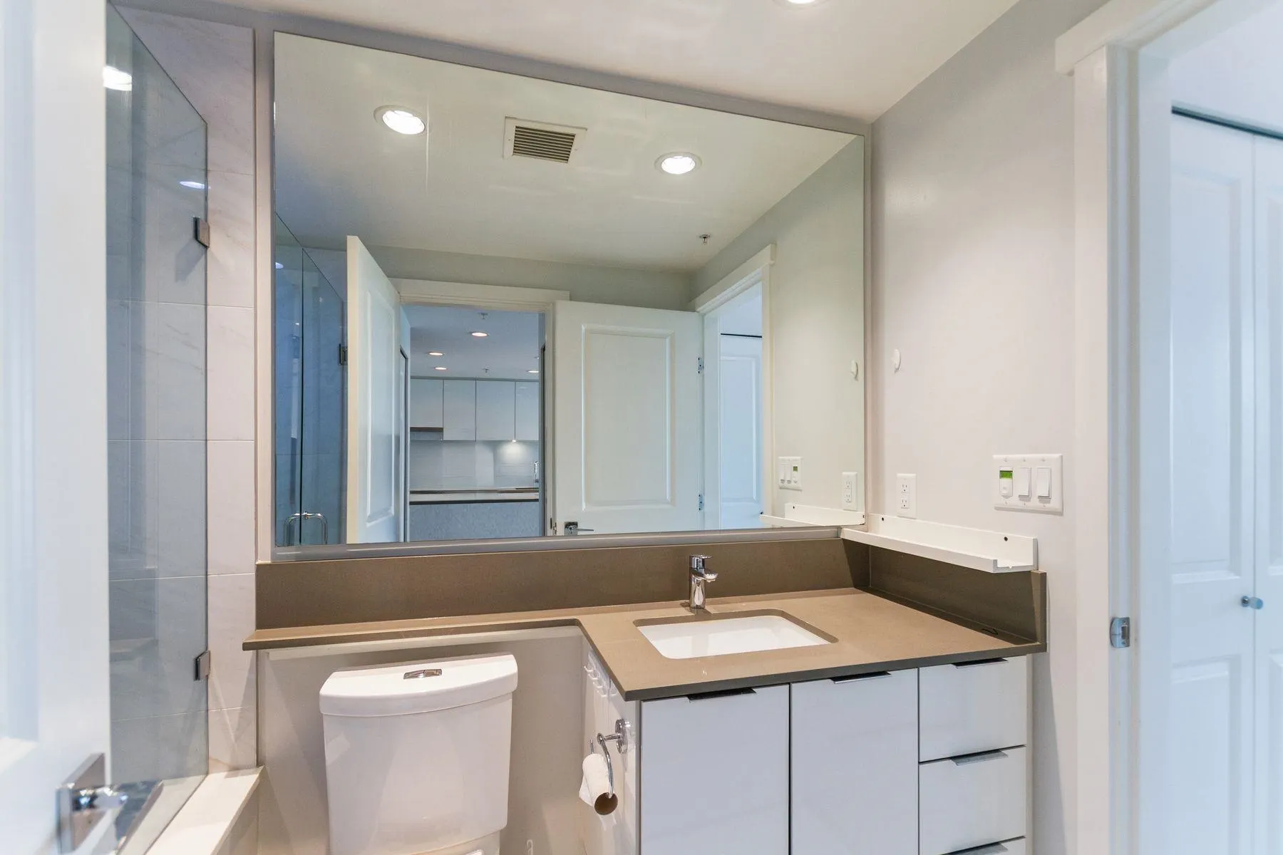 409 2388 Madison Avenue