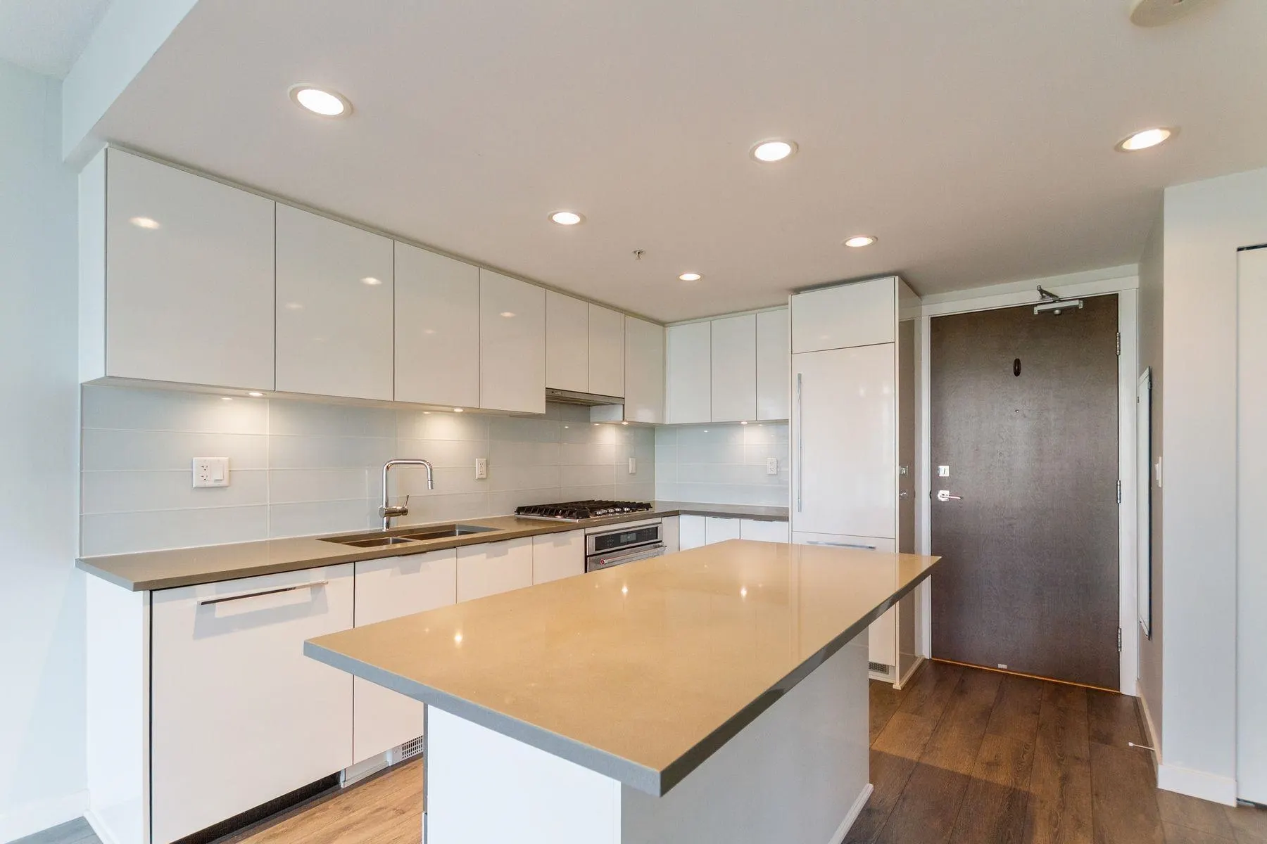 409 2388 Madison Avenue