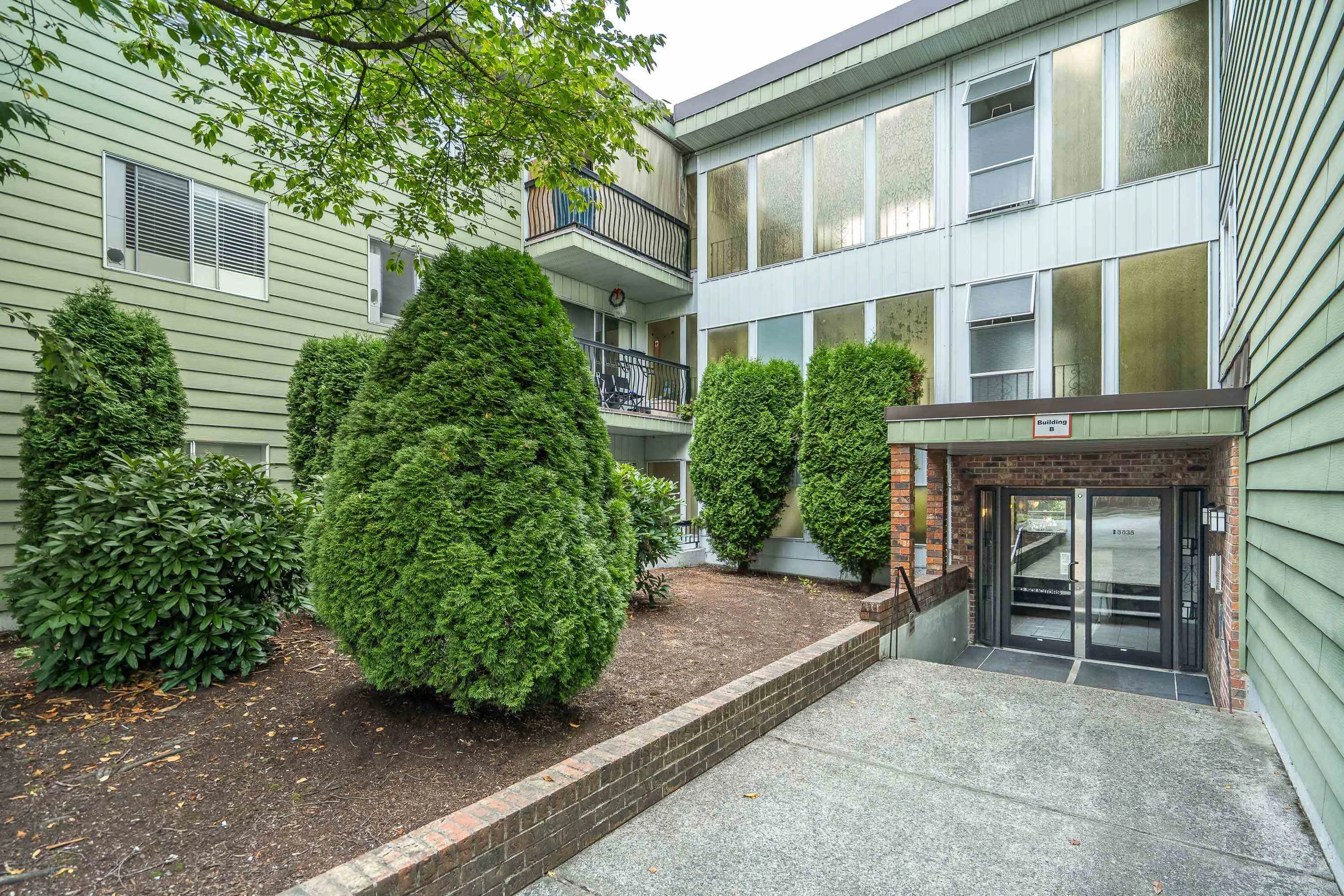 392C 8635 120 Street