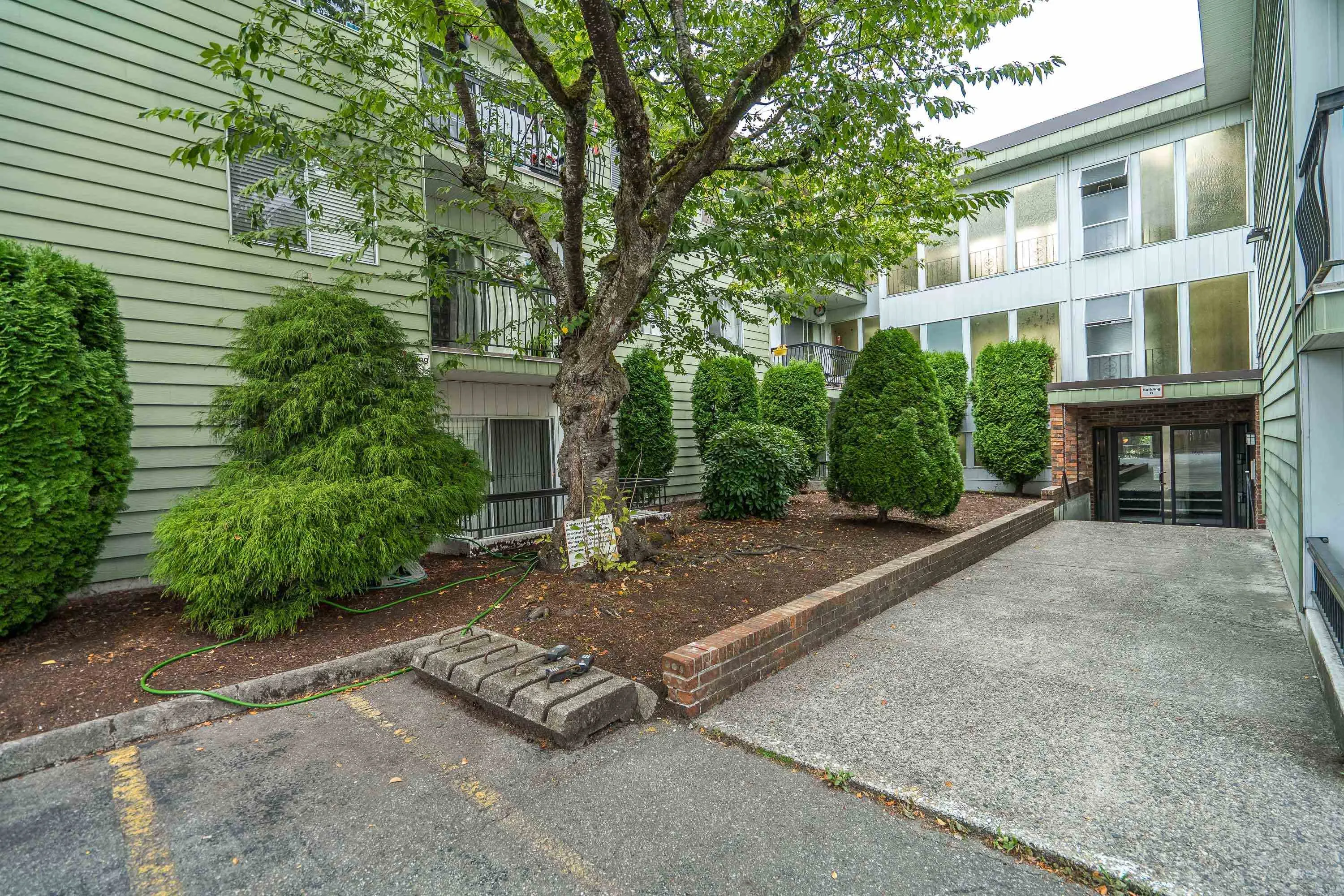 392C 8635 120 Street