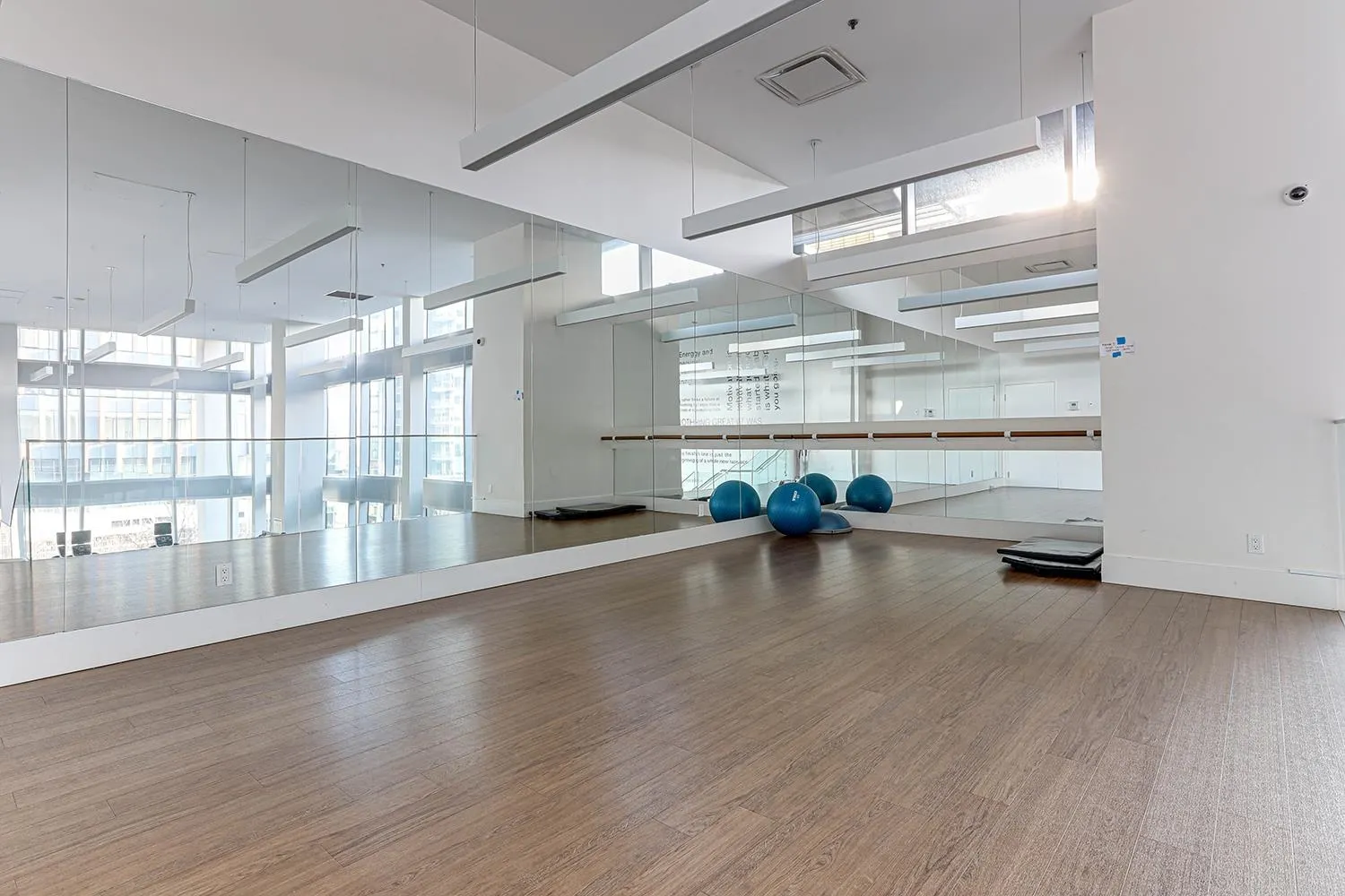 2703 6461 Telford Avenue