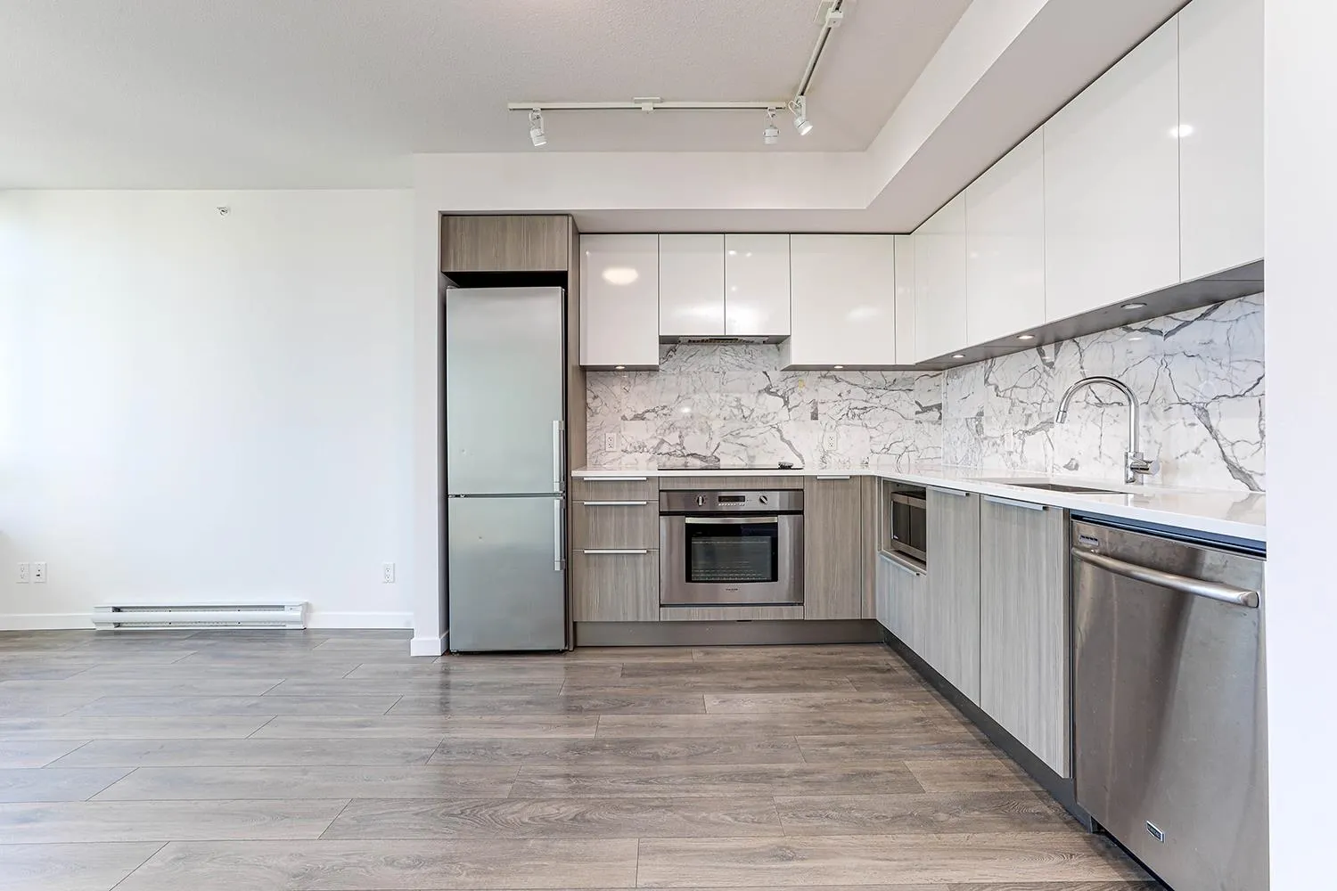 2703 6461 Telford Avenue