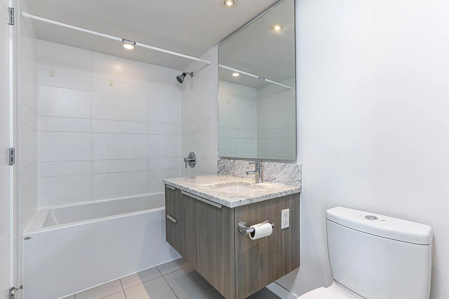 2703 6461 Telford Avenue