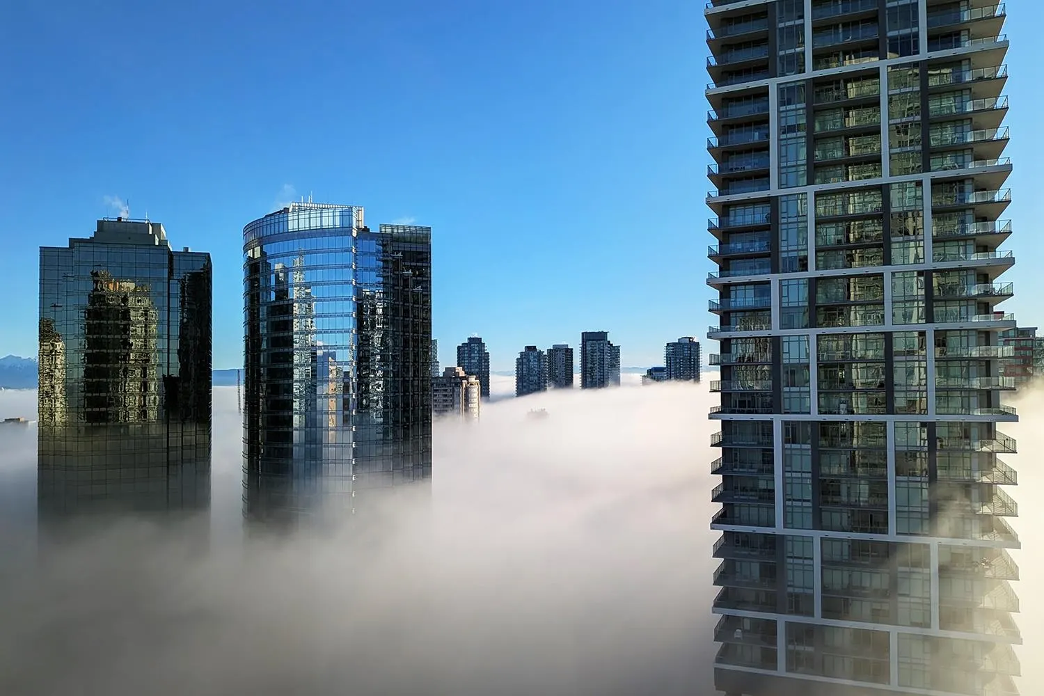 2703 6461 Telford Avenue