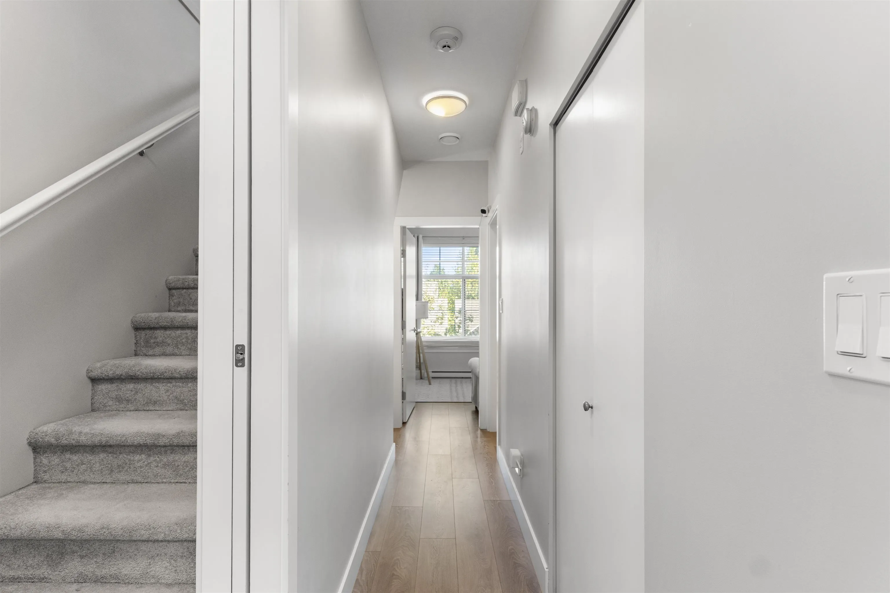 5 5128 Canada Way
