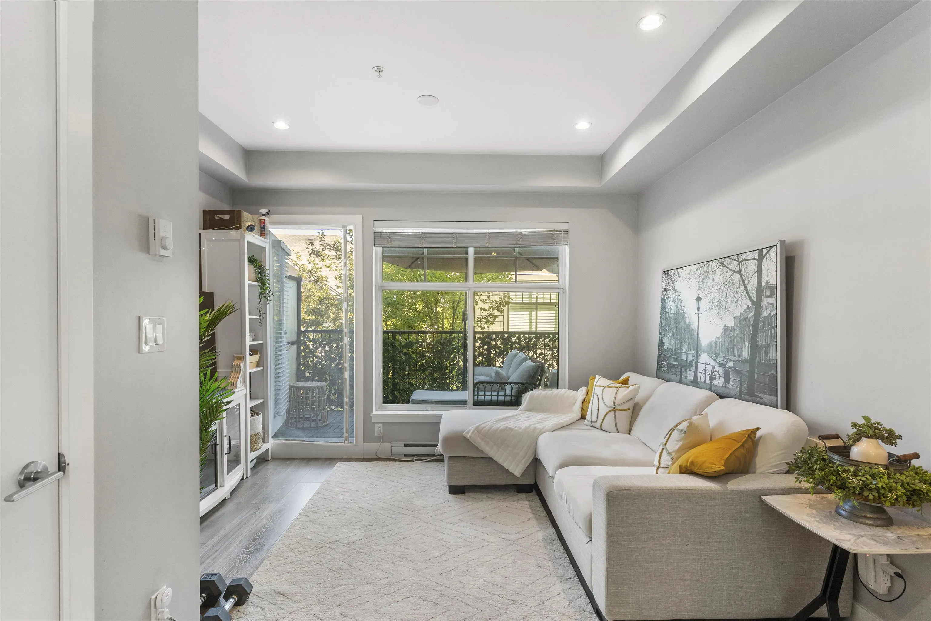 5 5128 Canada Way