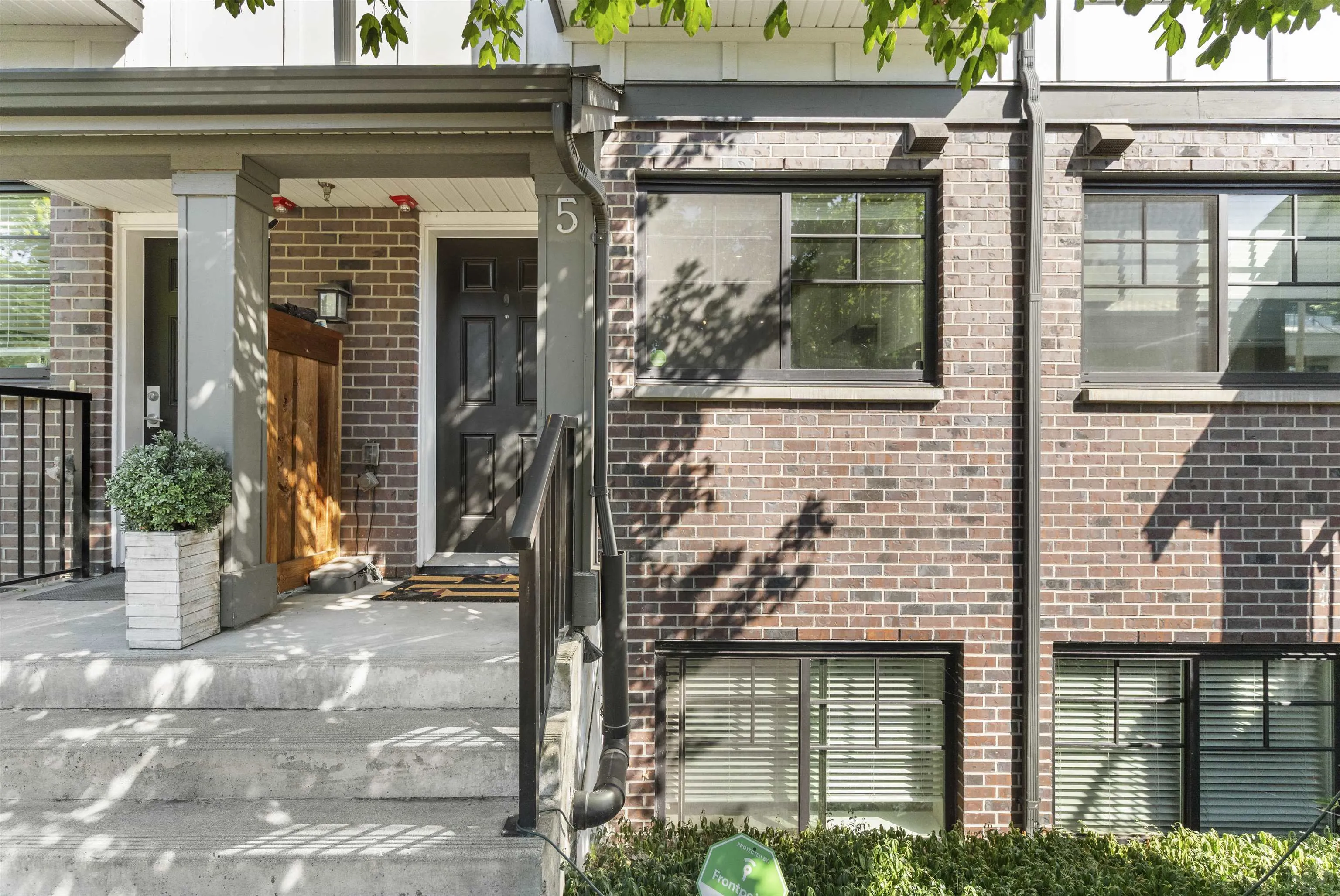 5 5128 Canada Way
