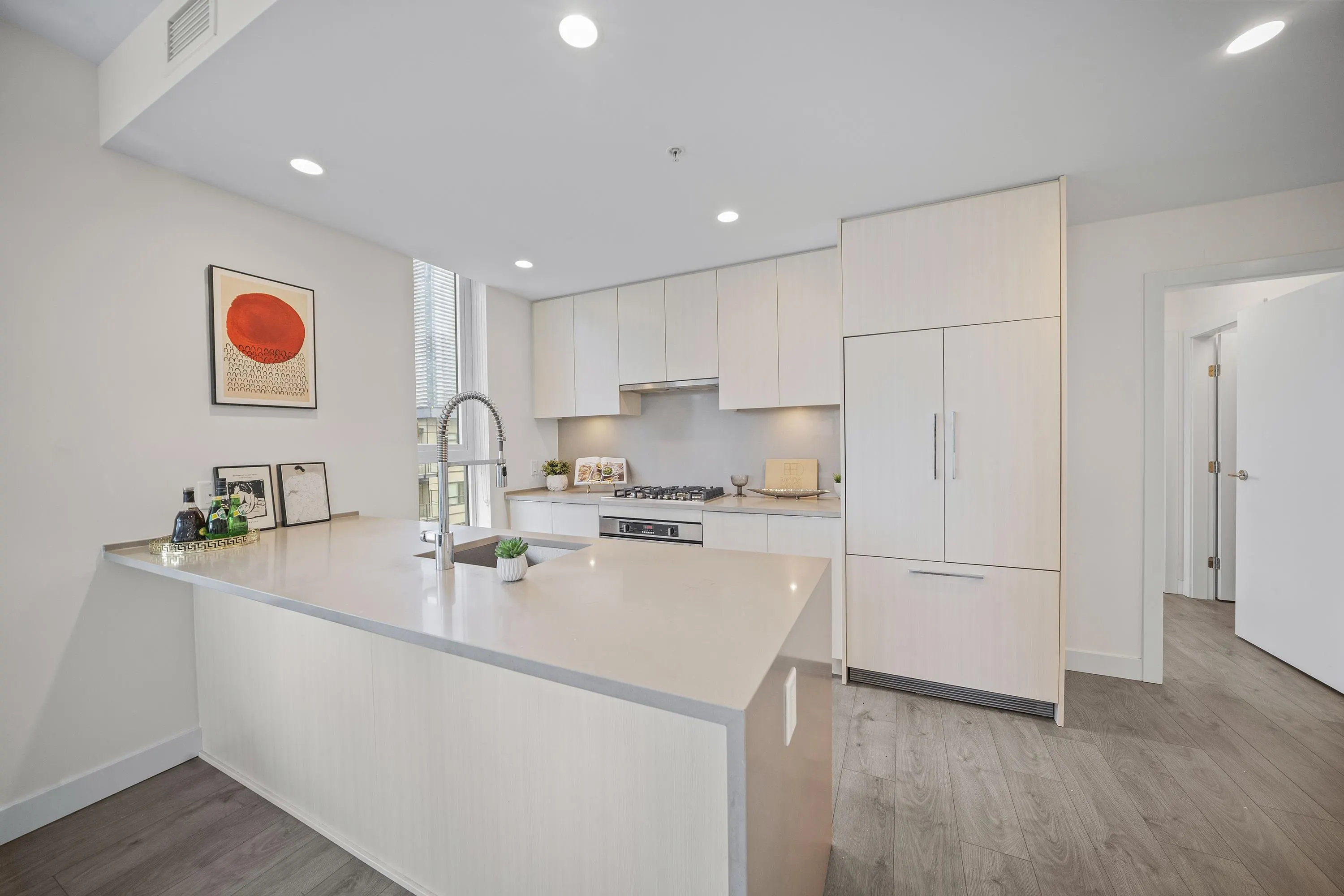 607 4465 Juneau Street