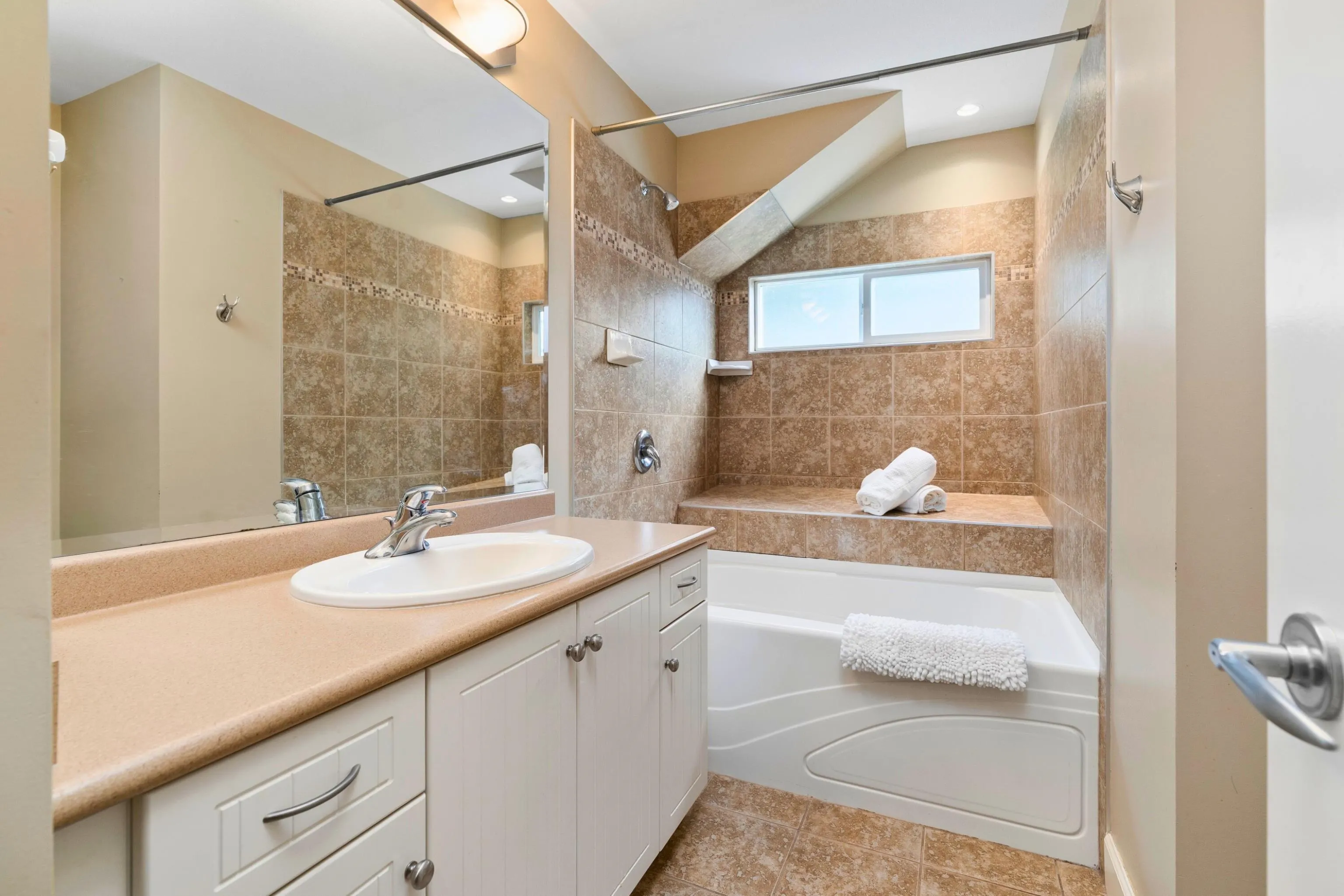 906 Prospect Avenue