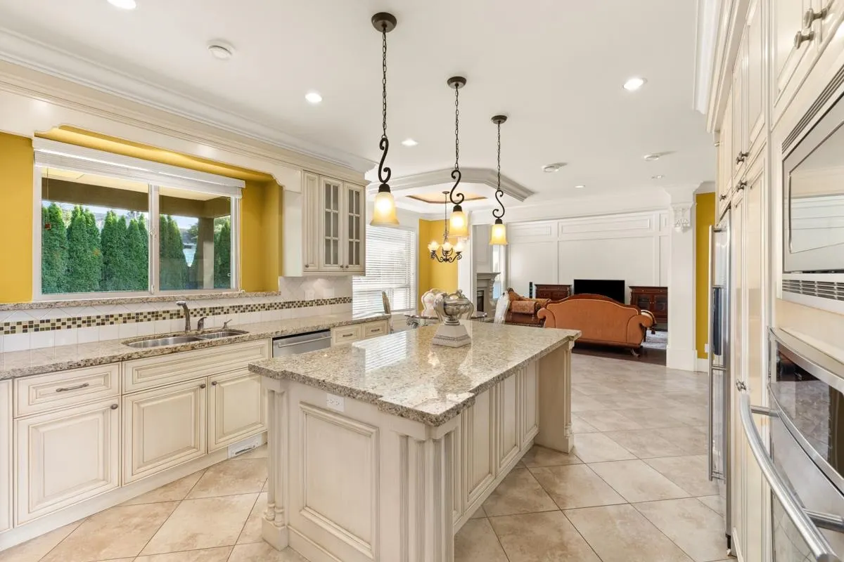 7720 Sunnymede Crescent