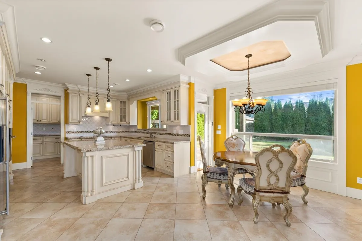 7720 Sunnymede Crescent