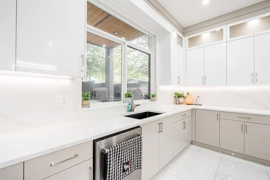 11370 Glen Avon Drive