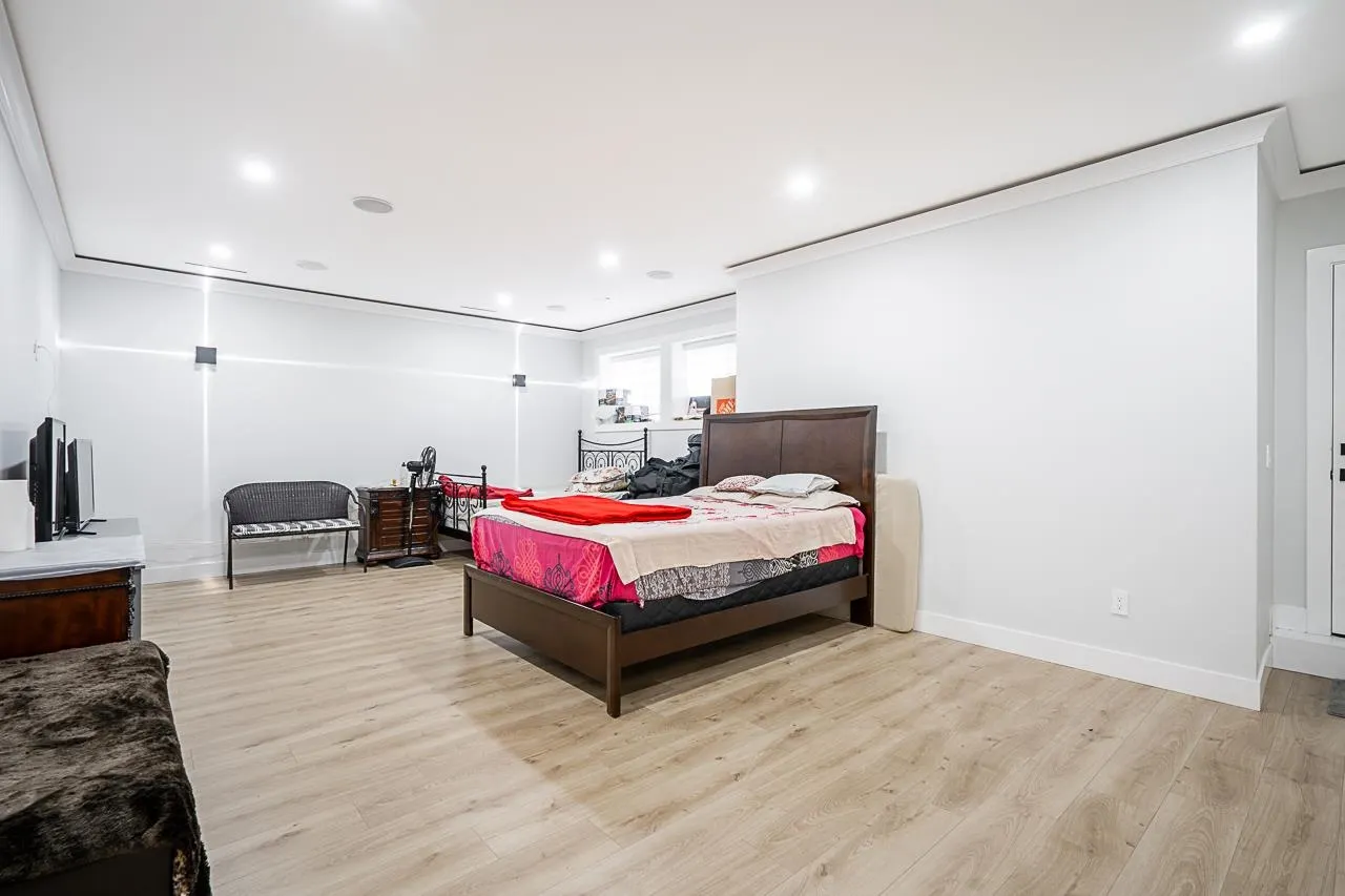 11370 Glen Avon Drive