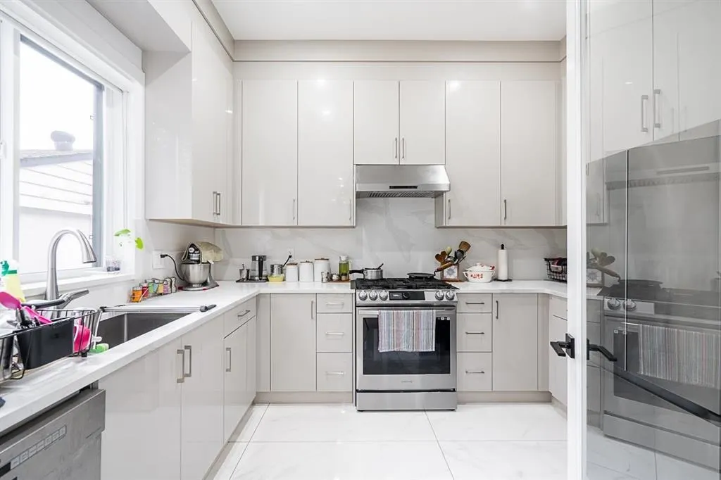 11370 Glen Avon Drive