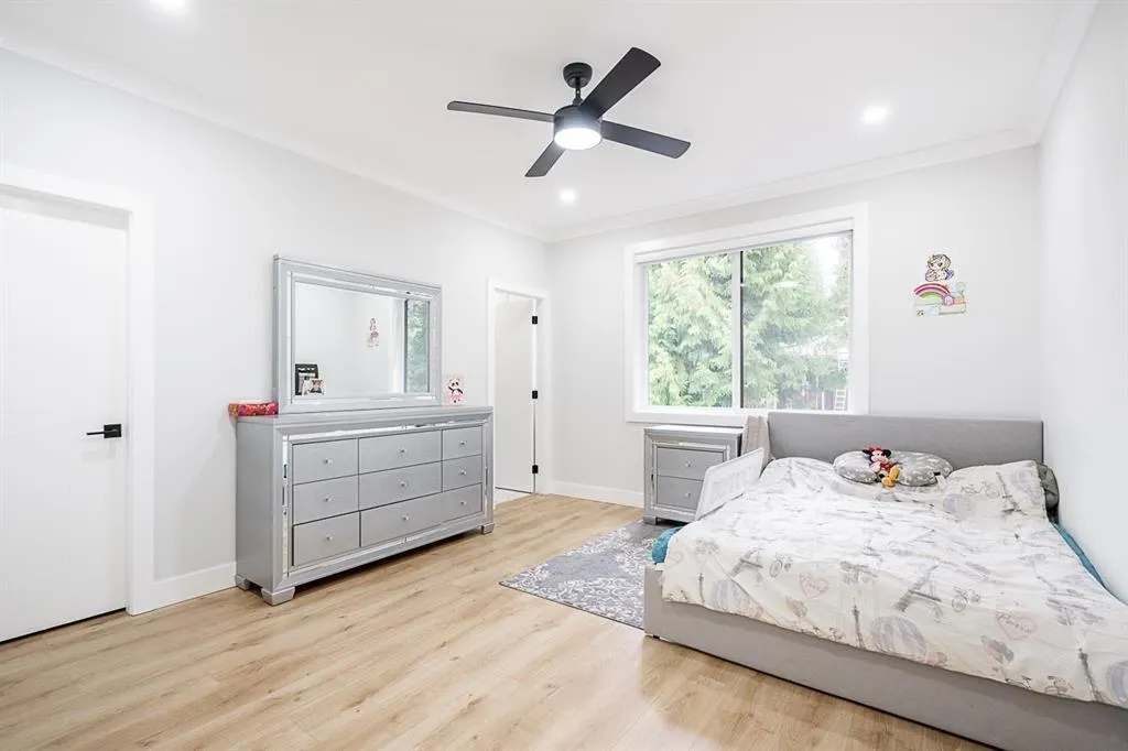 11370 Glen Avon Drive