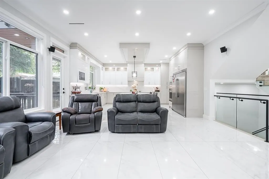 11370 Glen Avon Drive