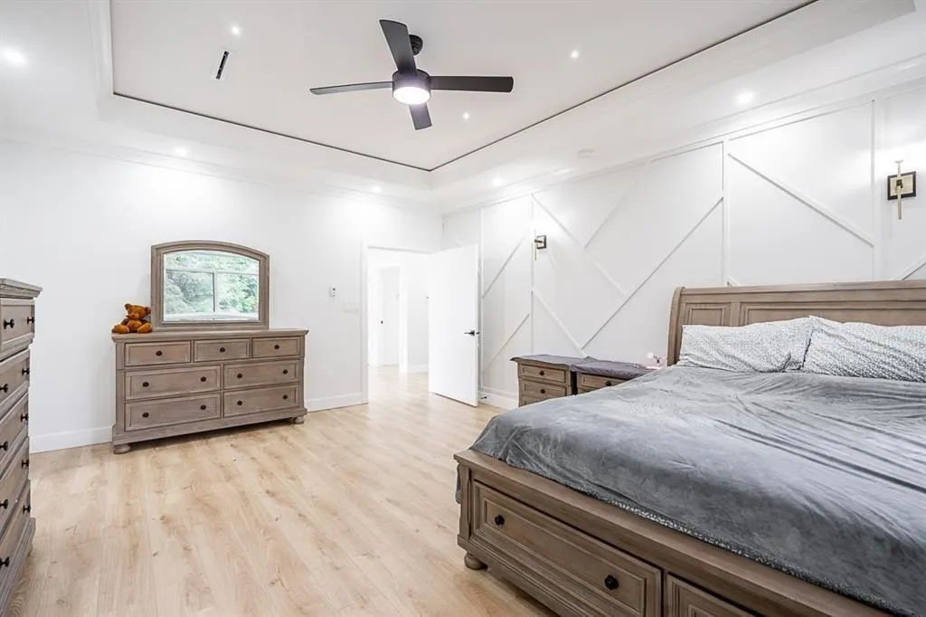 11370 Glen Avon Drive