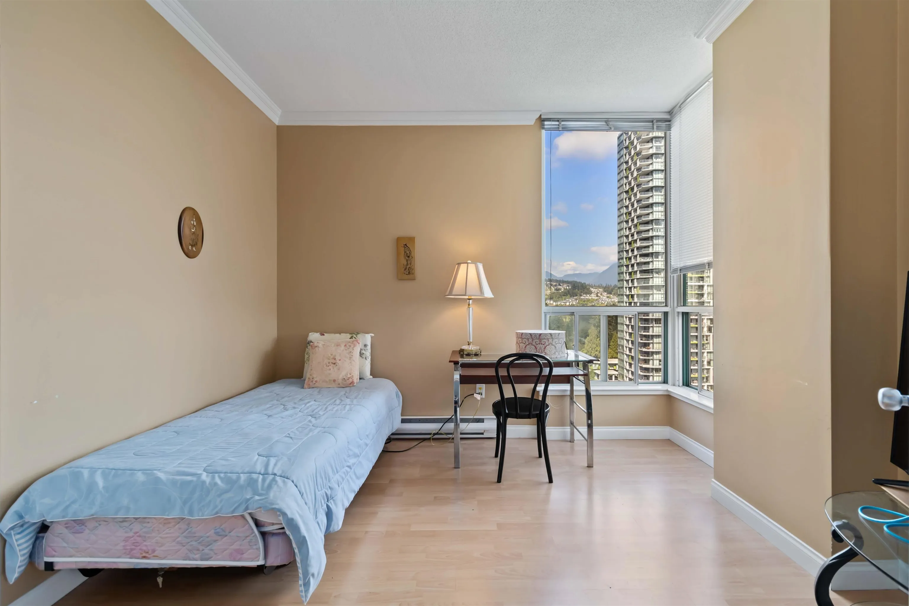 1902 1148 Heffley Crescent