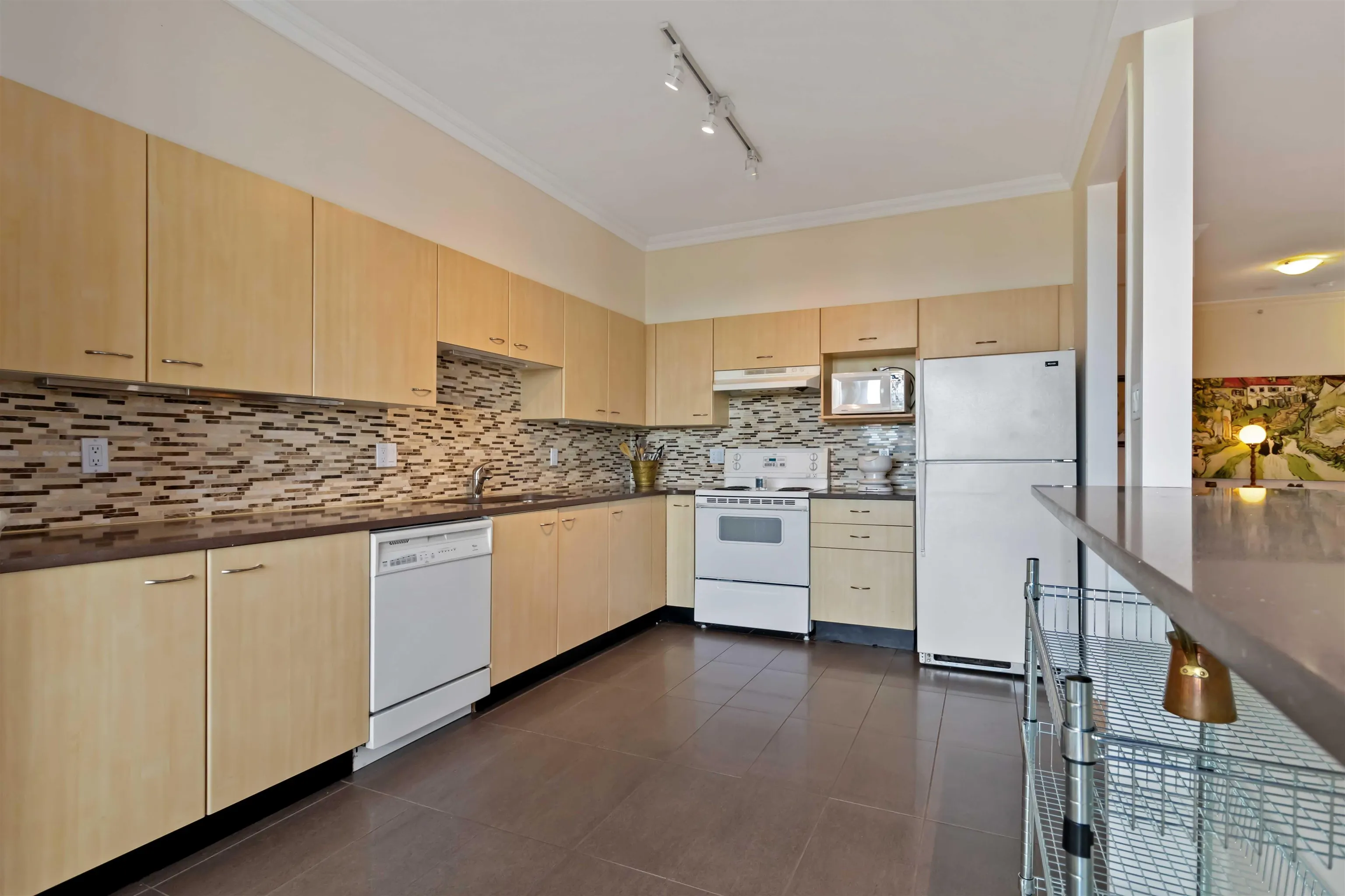 1902 1148 Heffley Crescent