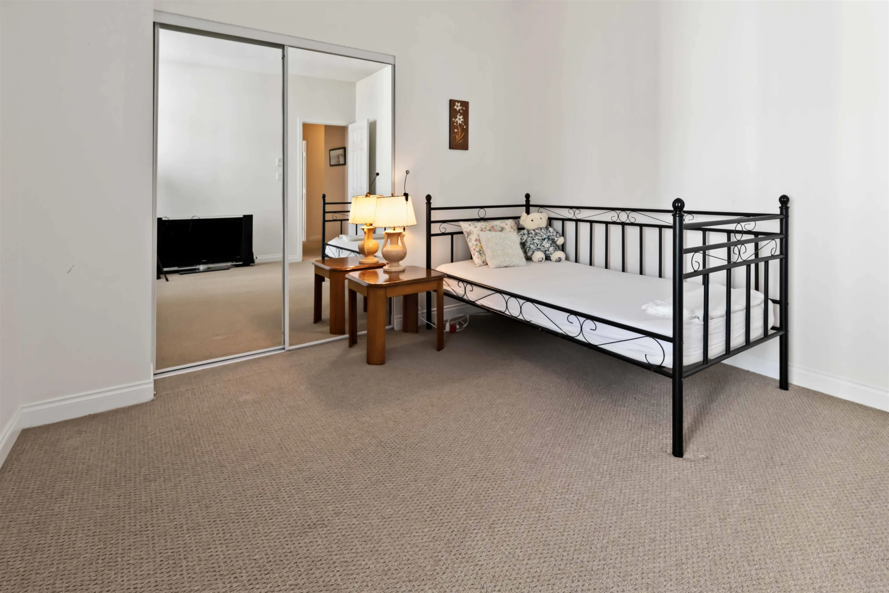 1902 1148 Heffley Crescent