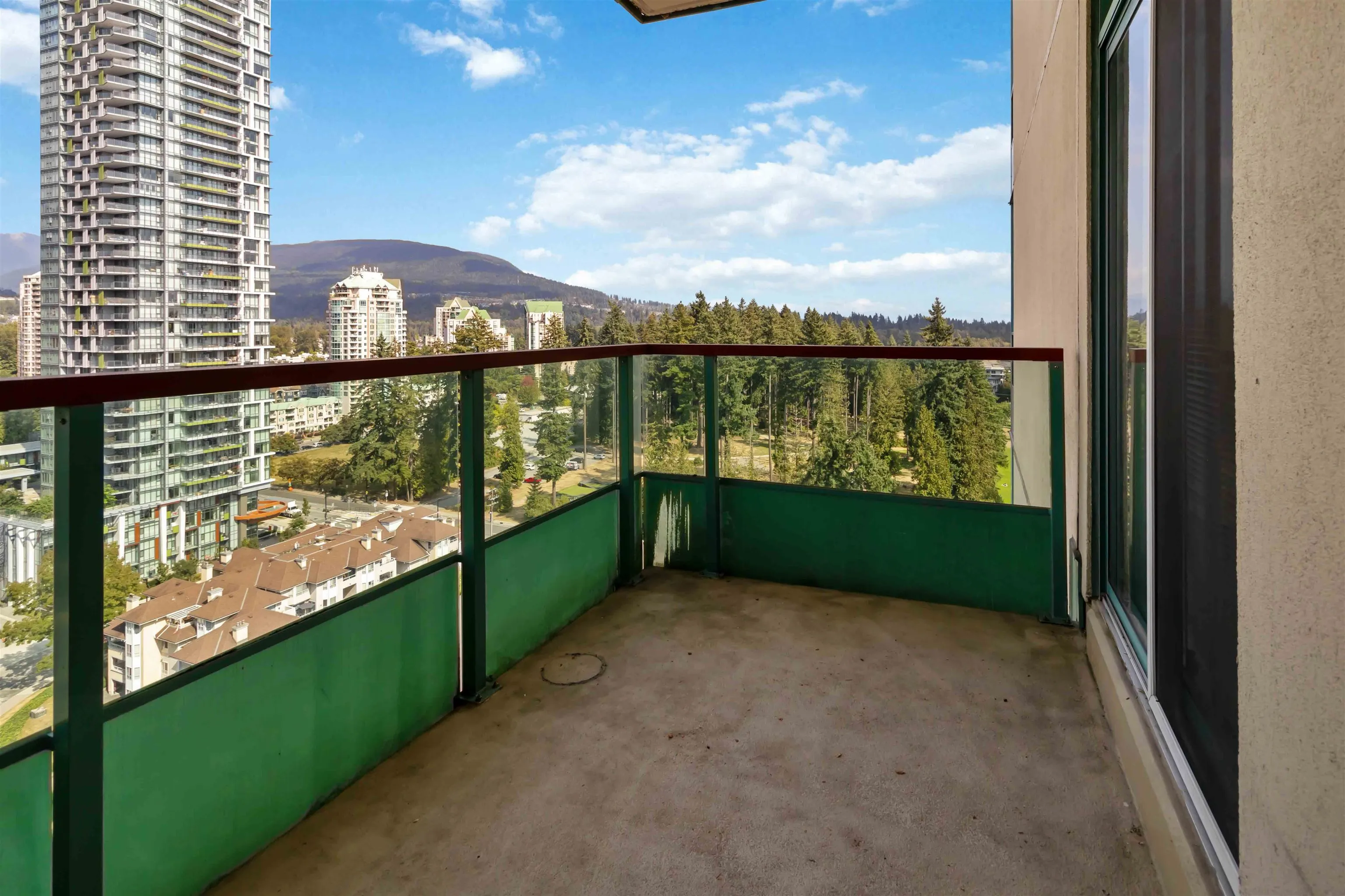 1902 1148 Heffley Crescent