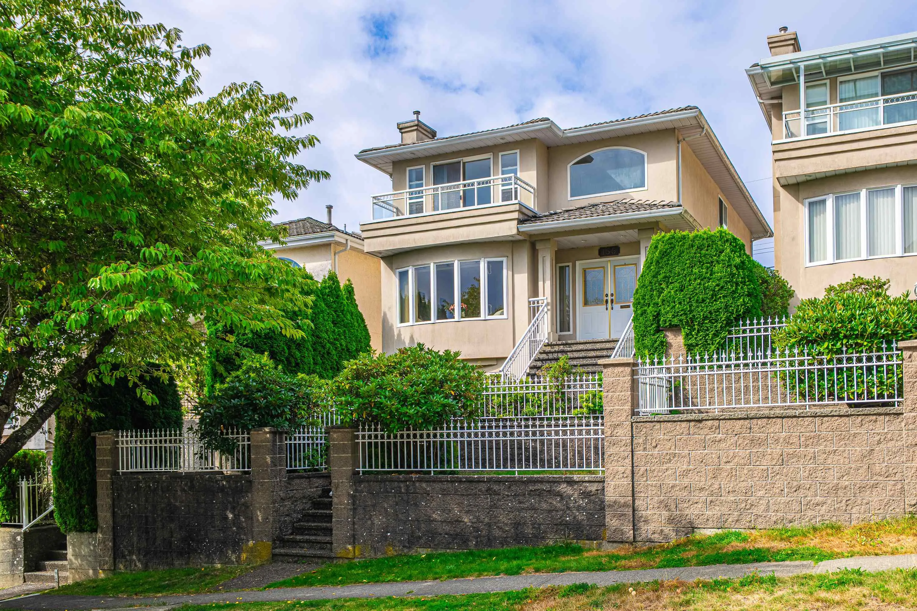155 Ellesmere Avenue