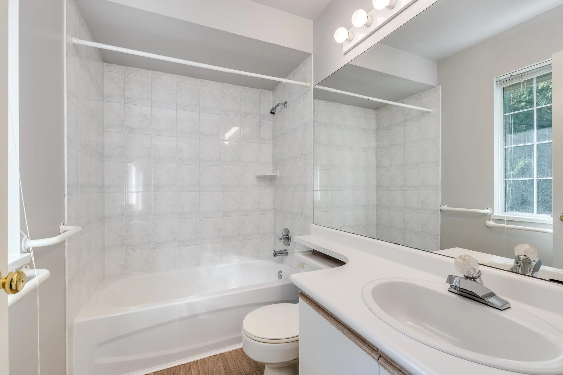 150 1386 Lincoln Drive