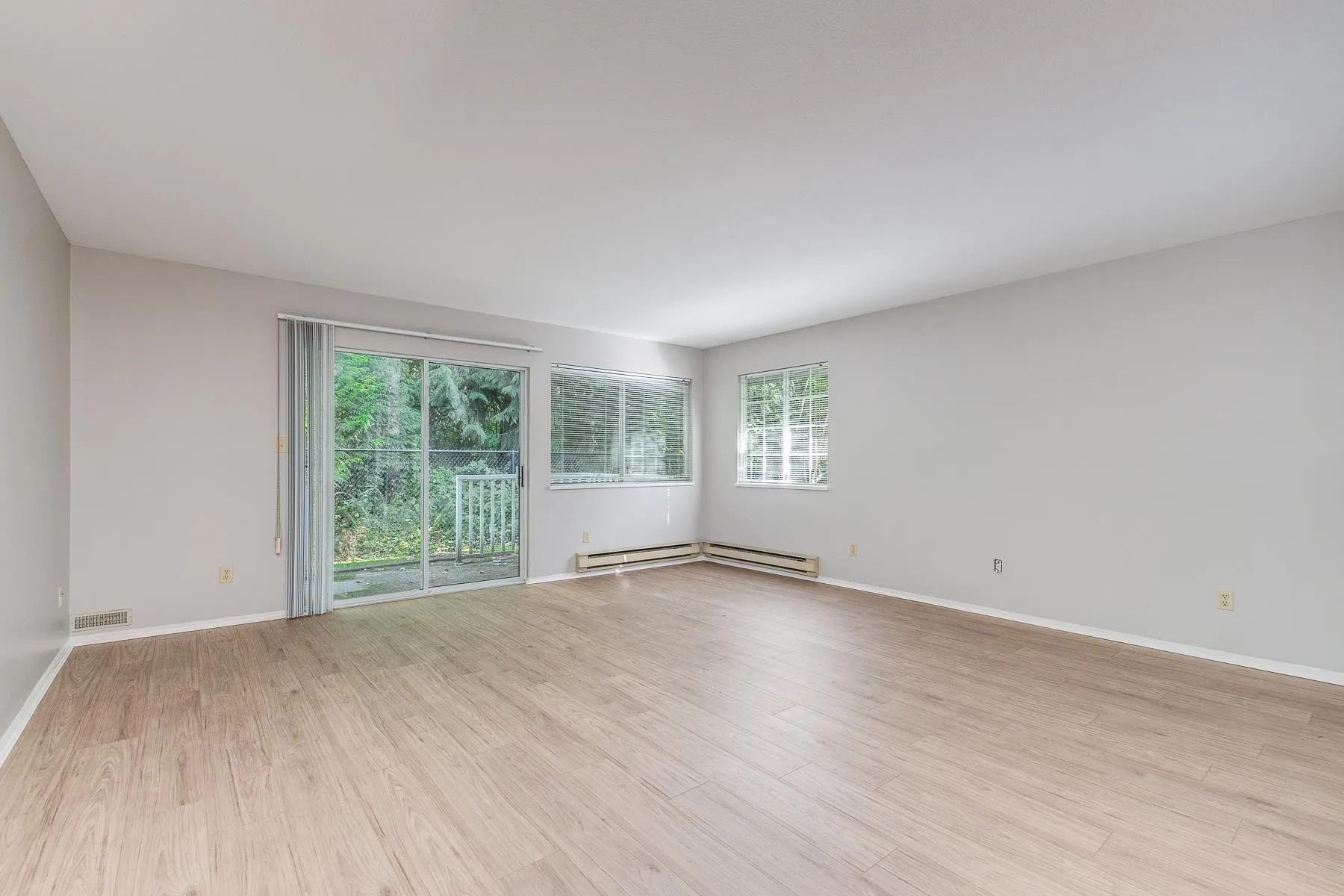 150 1386 Lincoln Drive