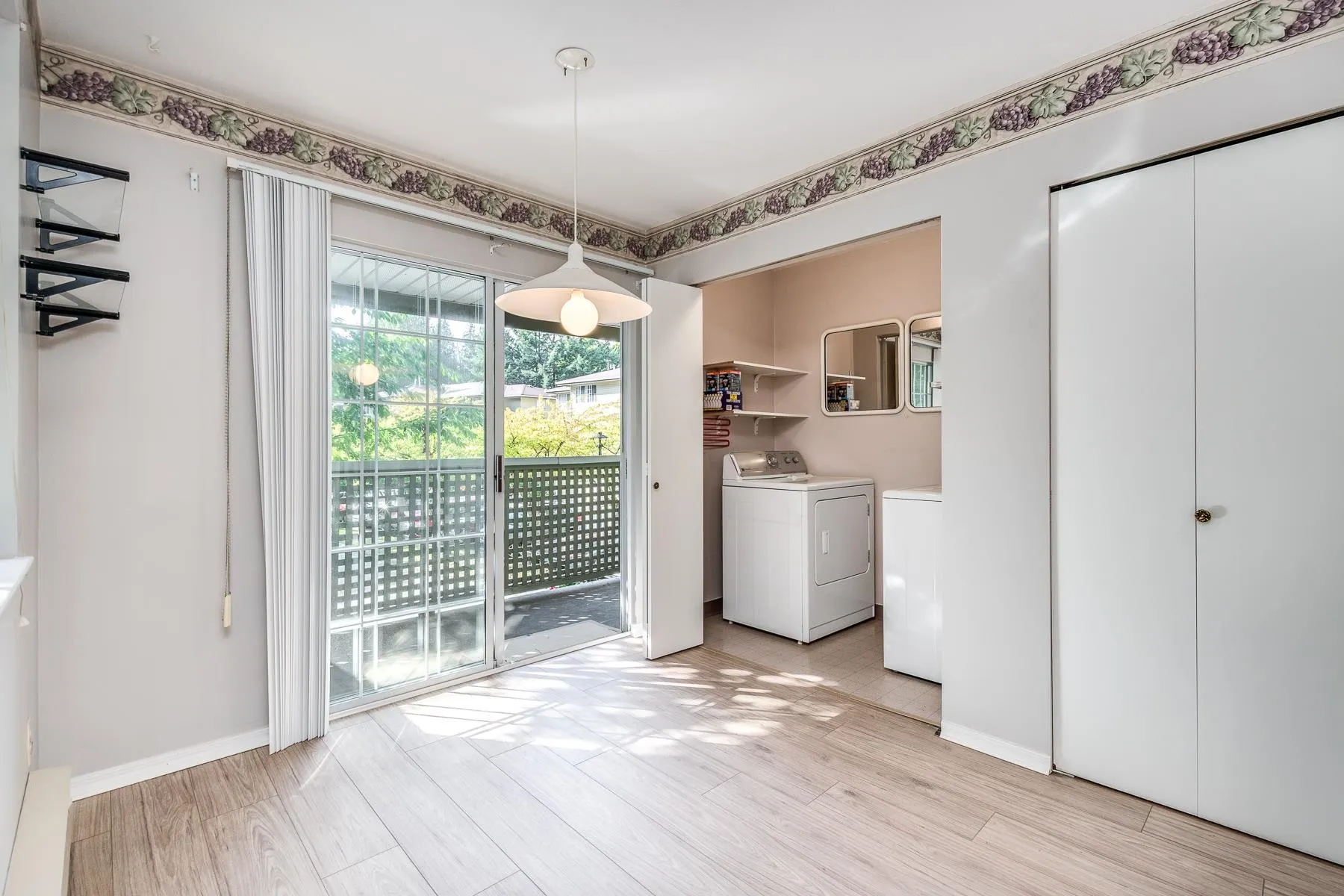 150 1386 Lincoln Drive