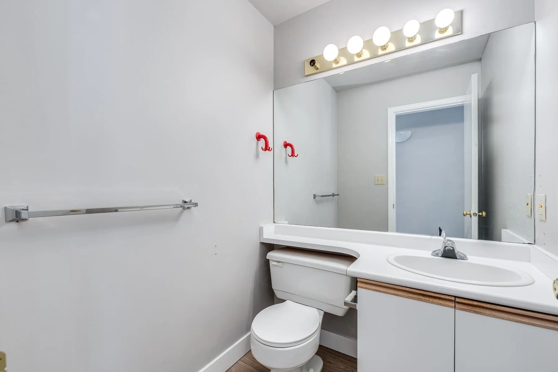 150 1386 Lincoln Drive