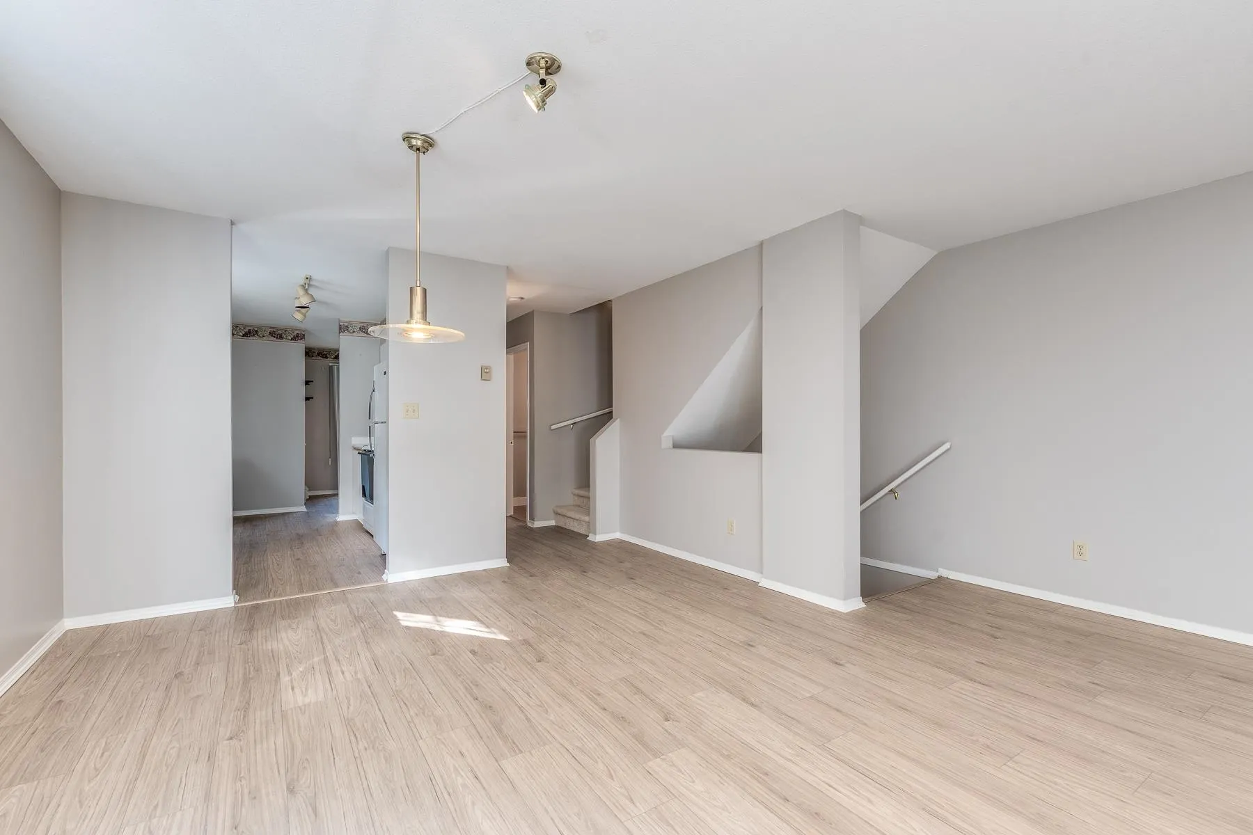 150 1386 Lincoln Drive