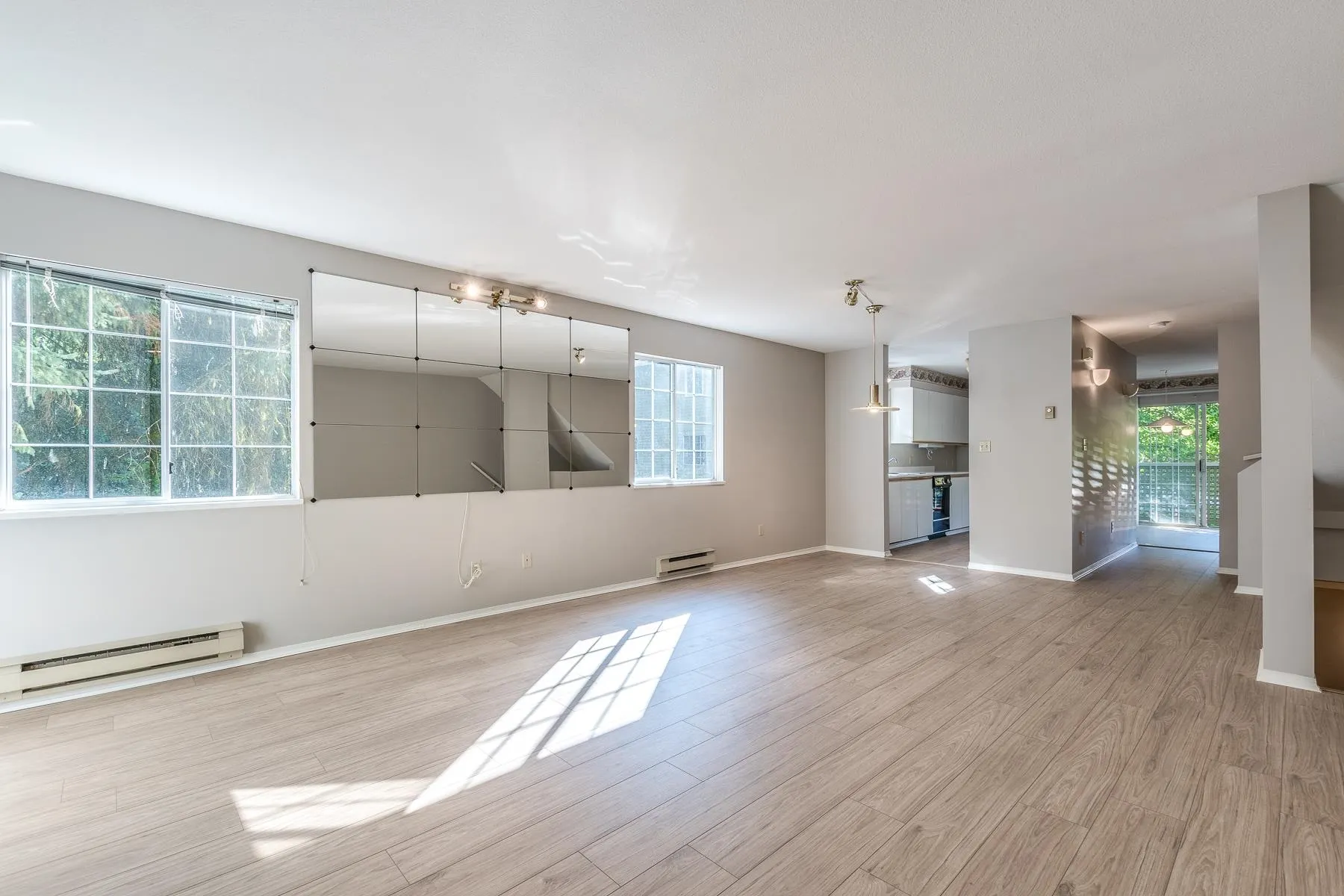 150 1386 Lincoln Drive