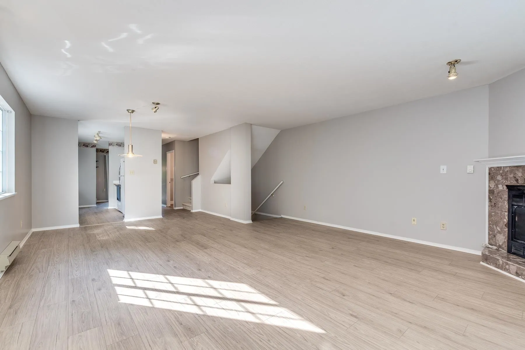 150 1386 Lincoln Drive