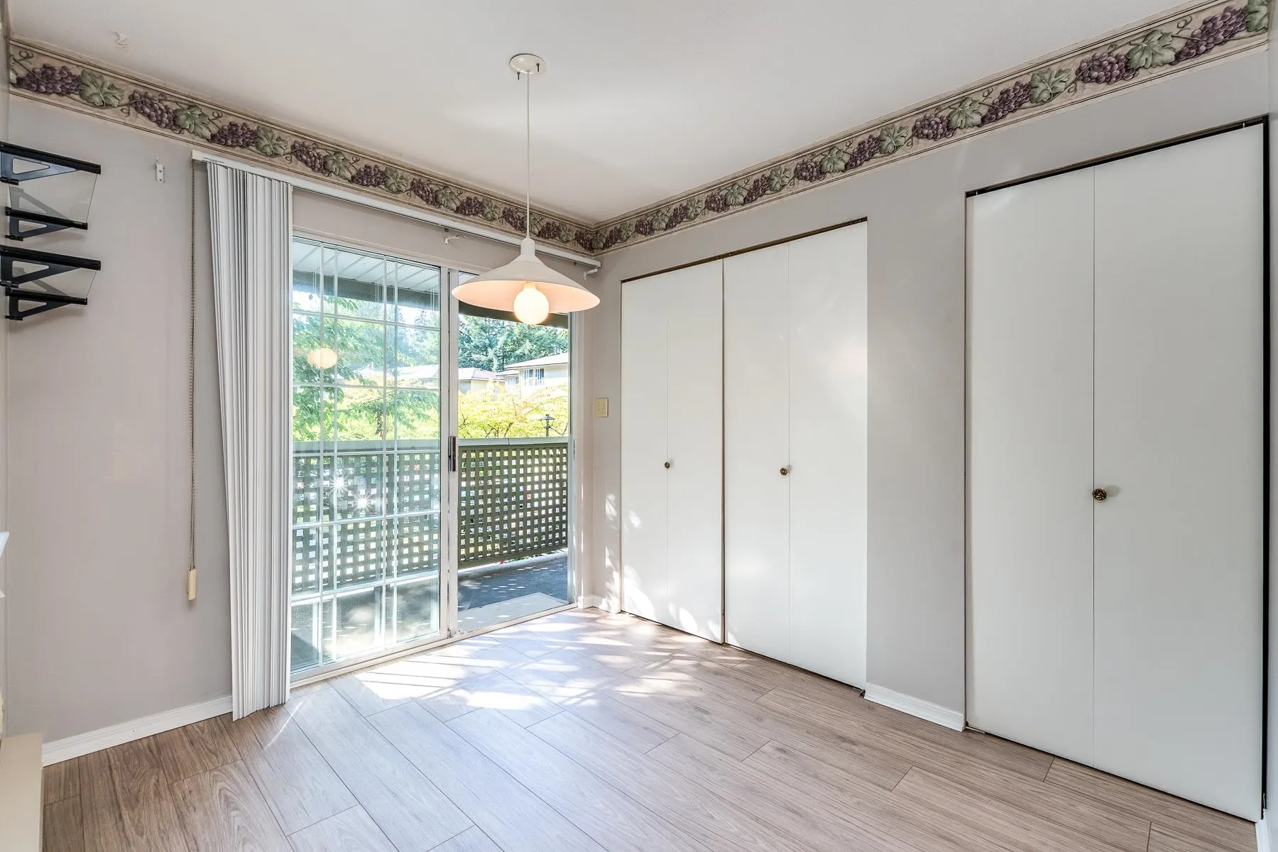 150 1386 Lincoln Drive