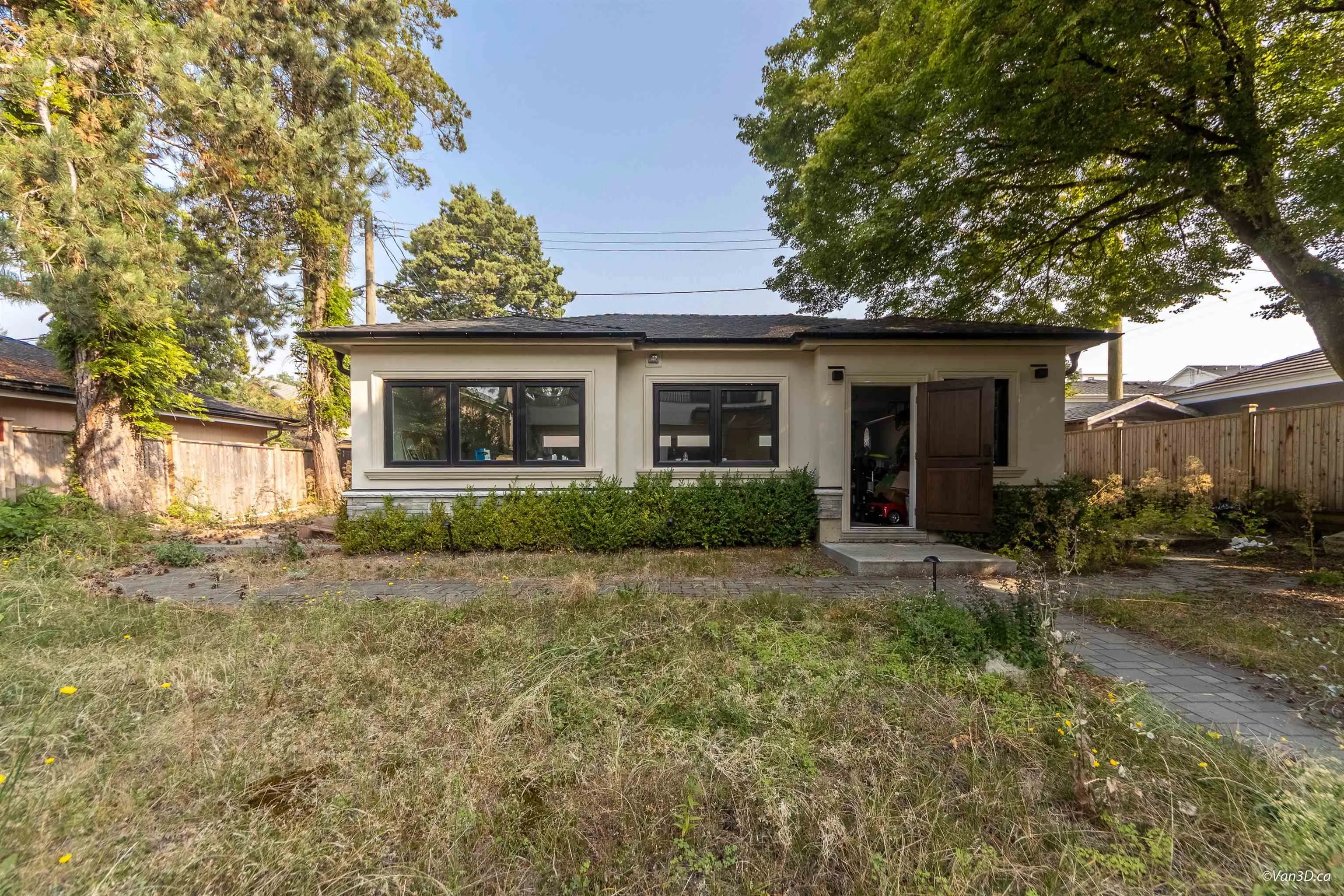 1041 W 53rd Avenue