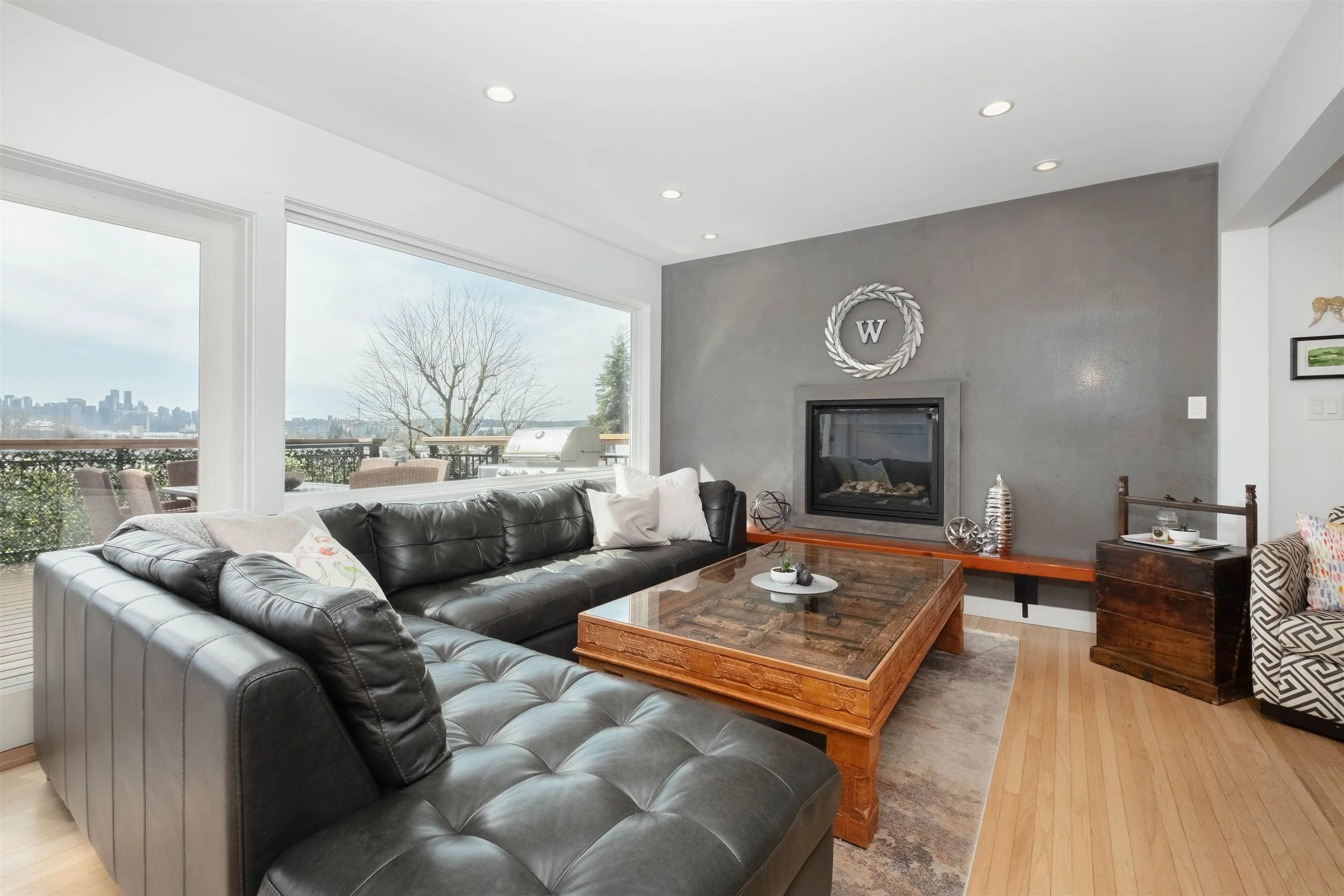 1095 W Keith Road