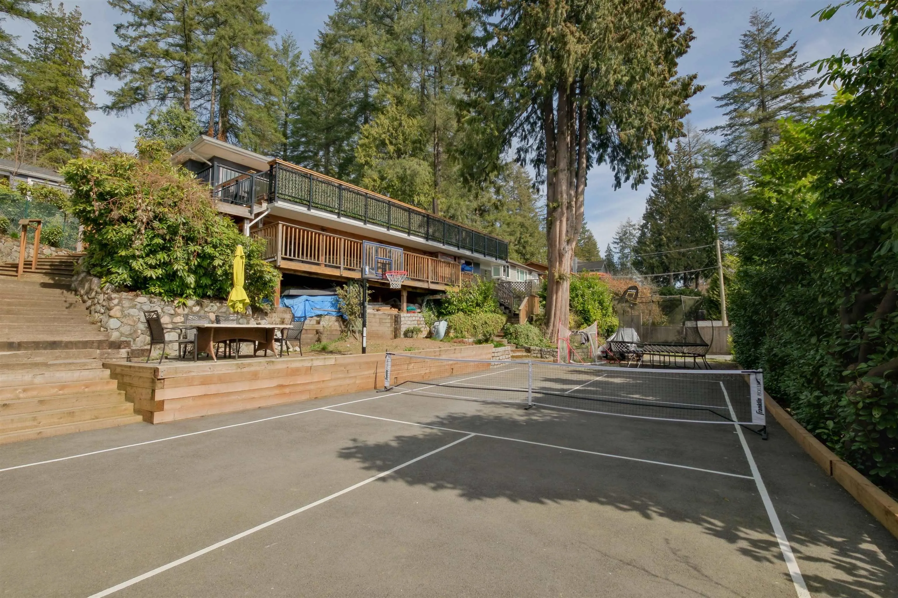 1095 W Keith Road