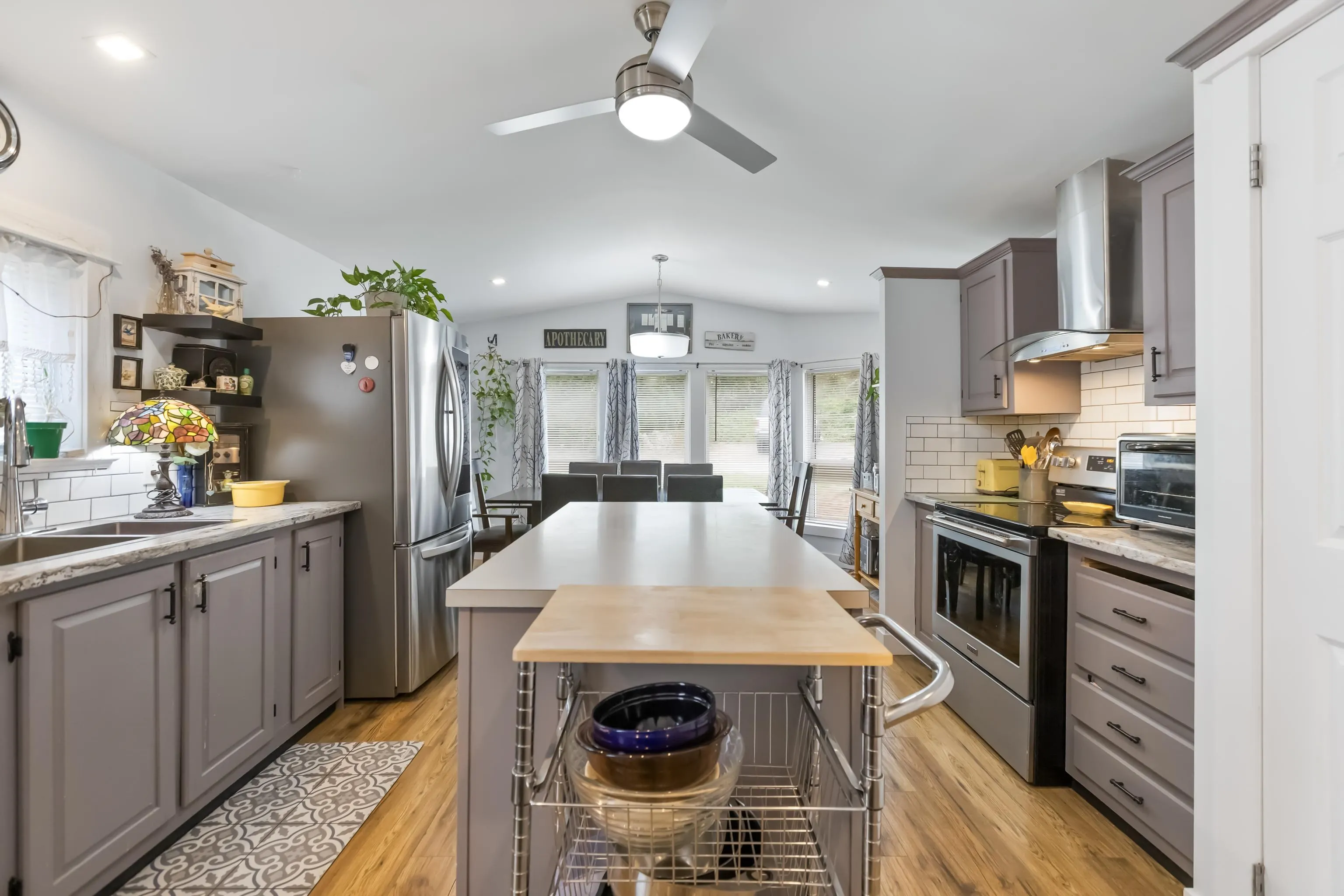 111 43201 Lougheed Highway