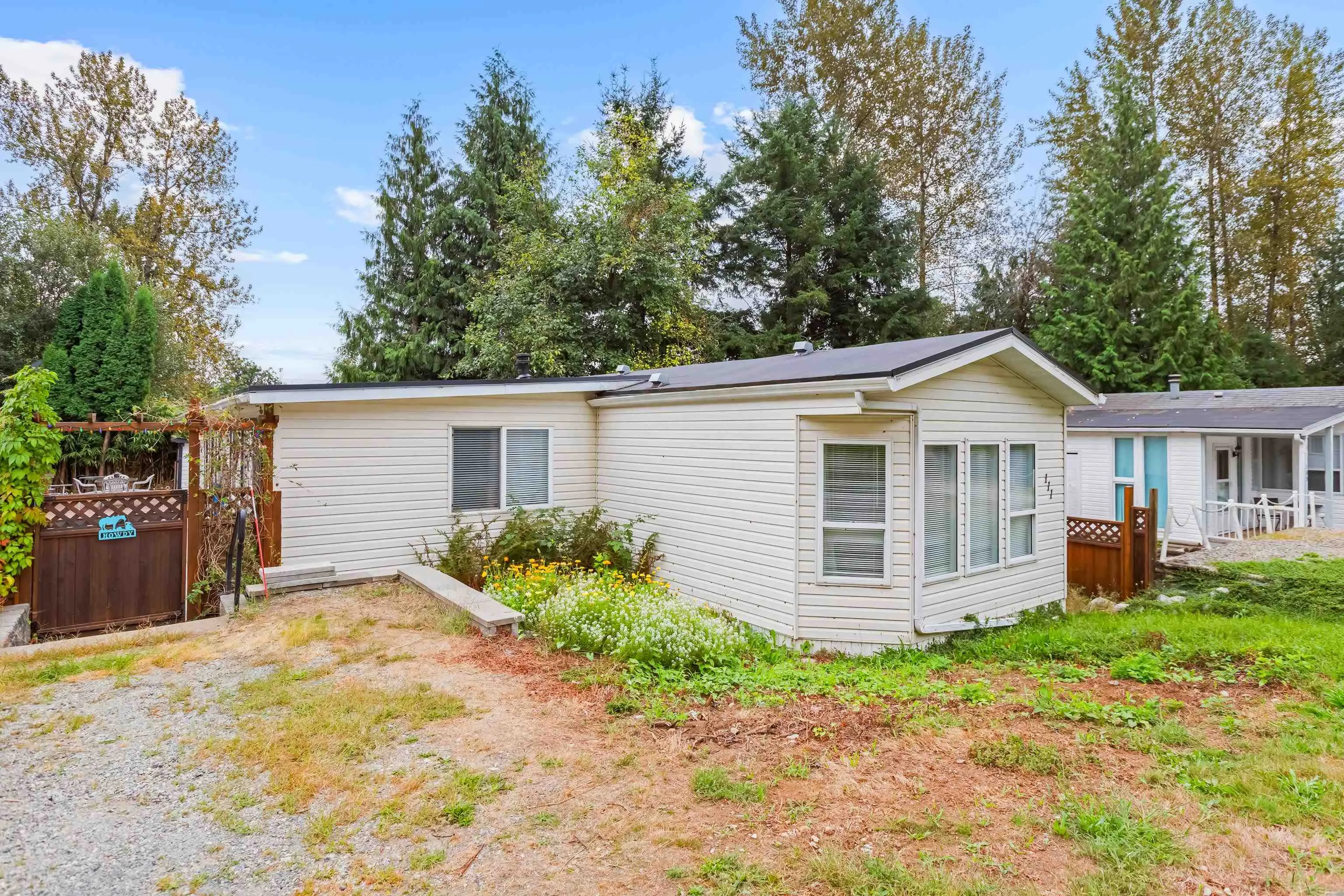 111 43201 Lougheed Highway