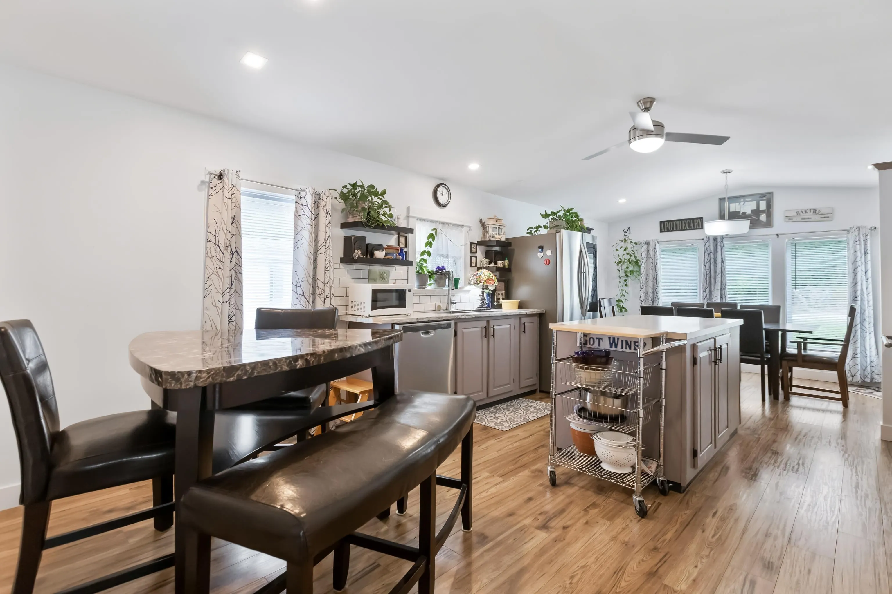 111 43201 Lougheed Highway