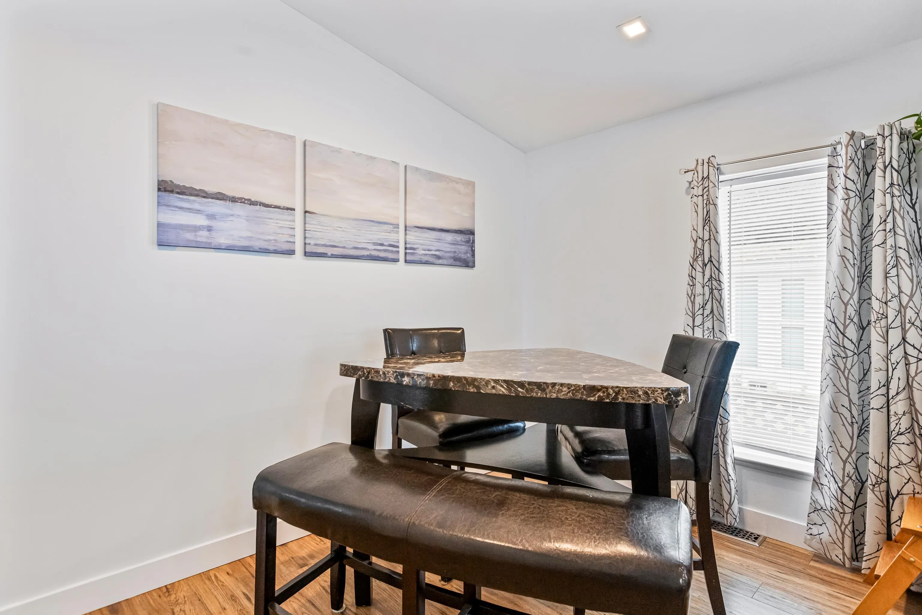 111 43201 Lougheed Highway