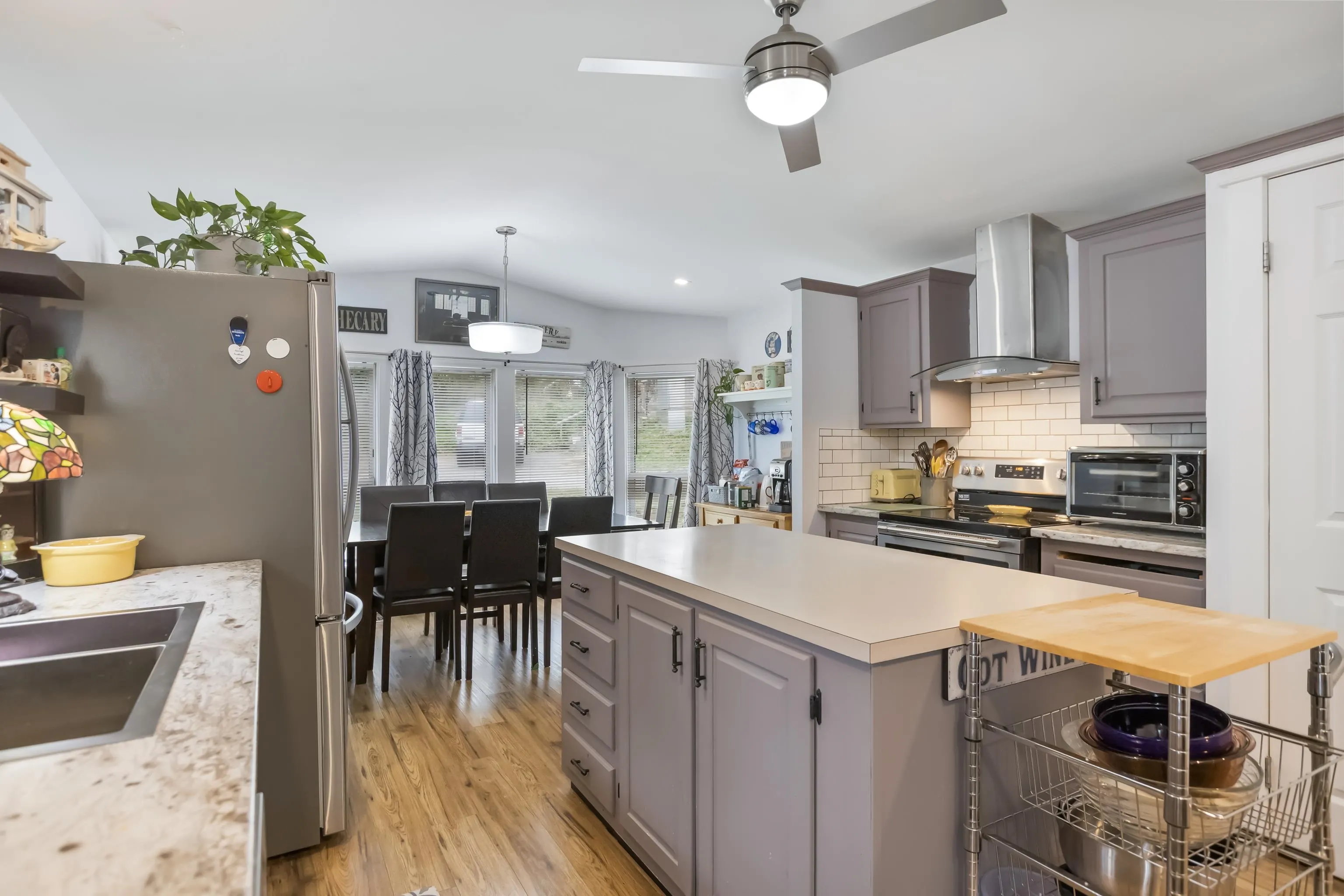 111 43201 Lougheed Highway