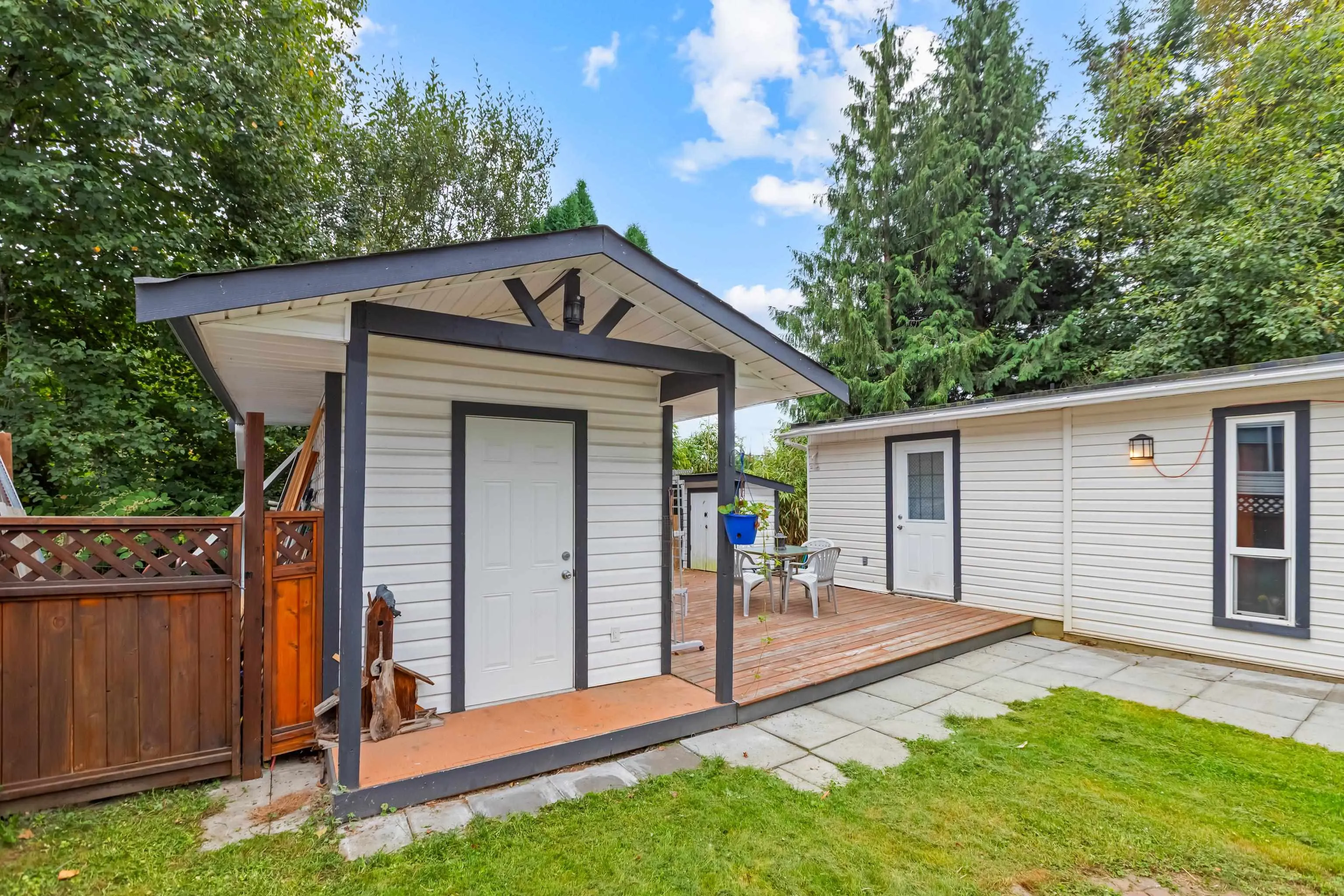 111 43201 Lougheed Highway