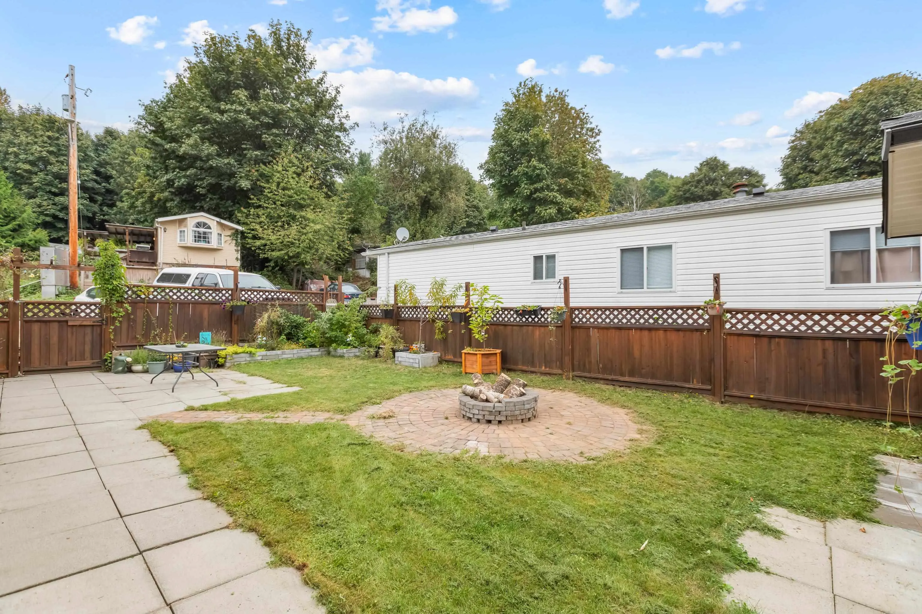 111 43201 Lougheed Highway